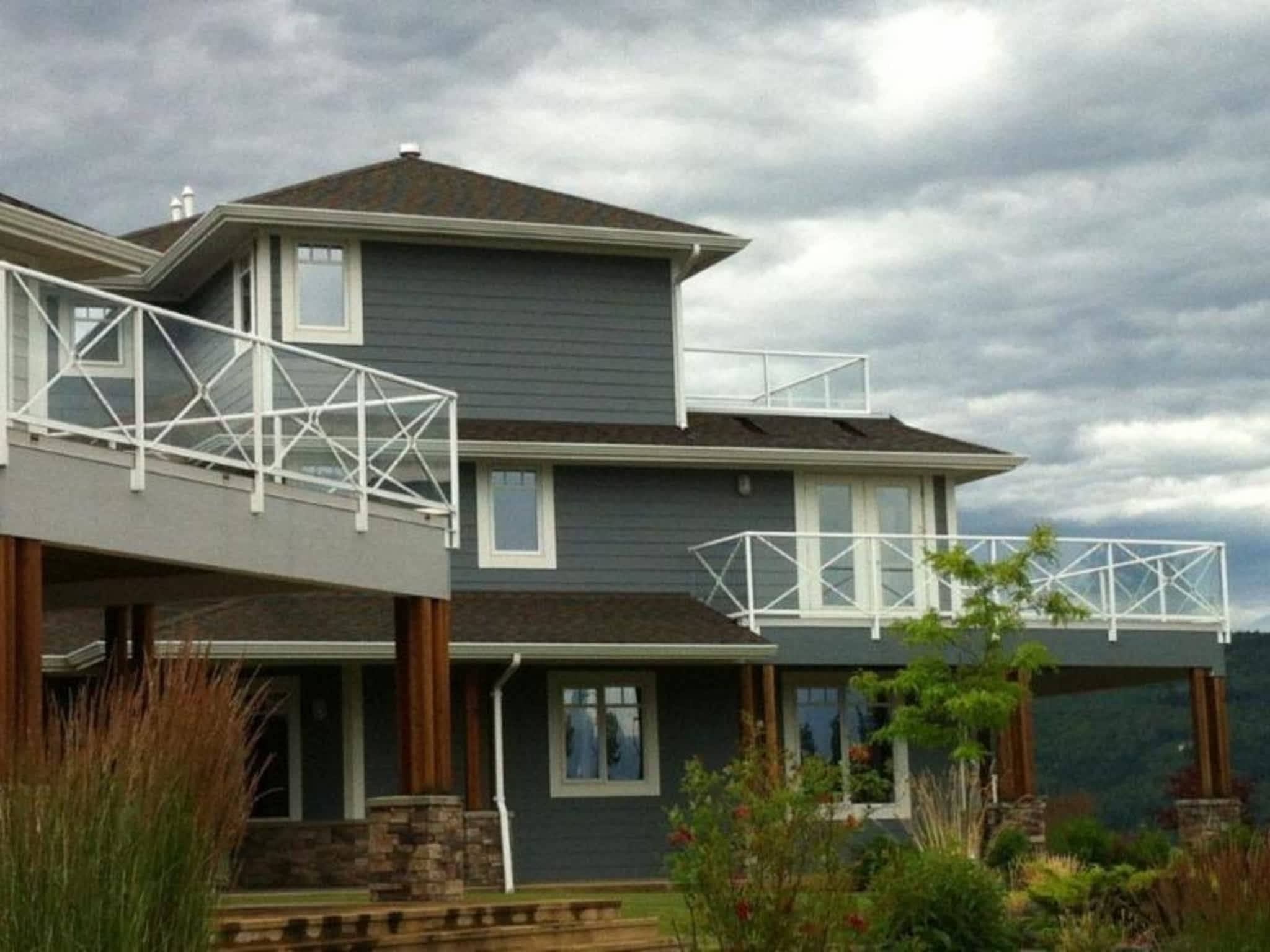 photo Shuswap Vinyl Sundecks and Railings