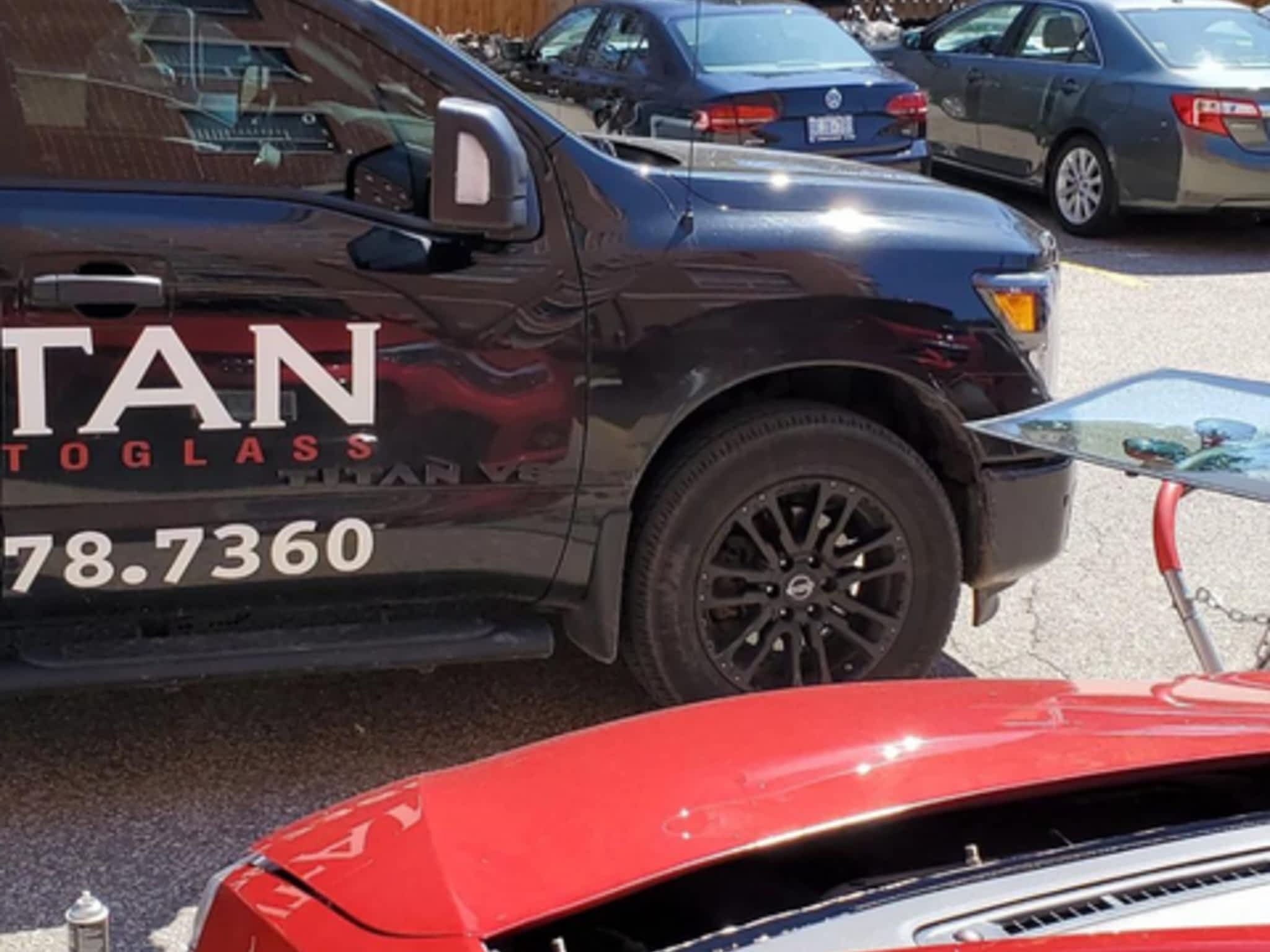 photo Titan Auto Glass Guelph - Car glass Windshield repair