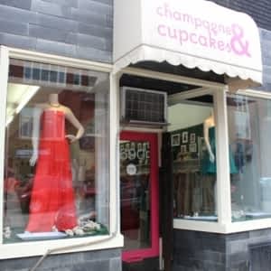 Champagne Cupcakes Opening Hours 690 Queen St W Toronto On