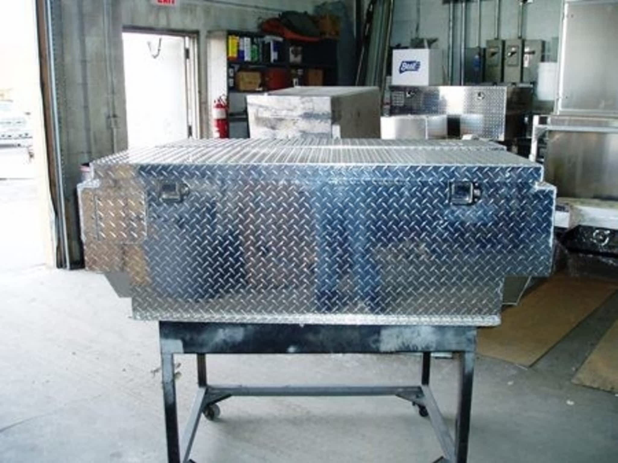 photo Calgary Aluminum Custom Fabrication Ltd