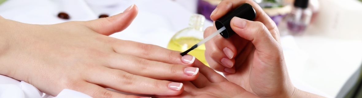 Vancouver nail salons for a mani-pedi