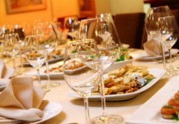 Expert Edmonton chefs that host private dinner parties