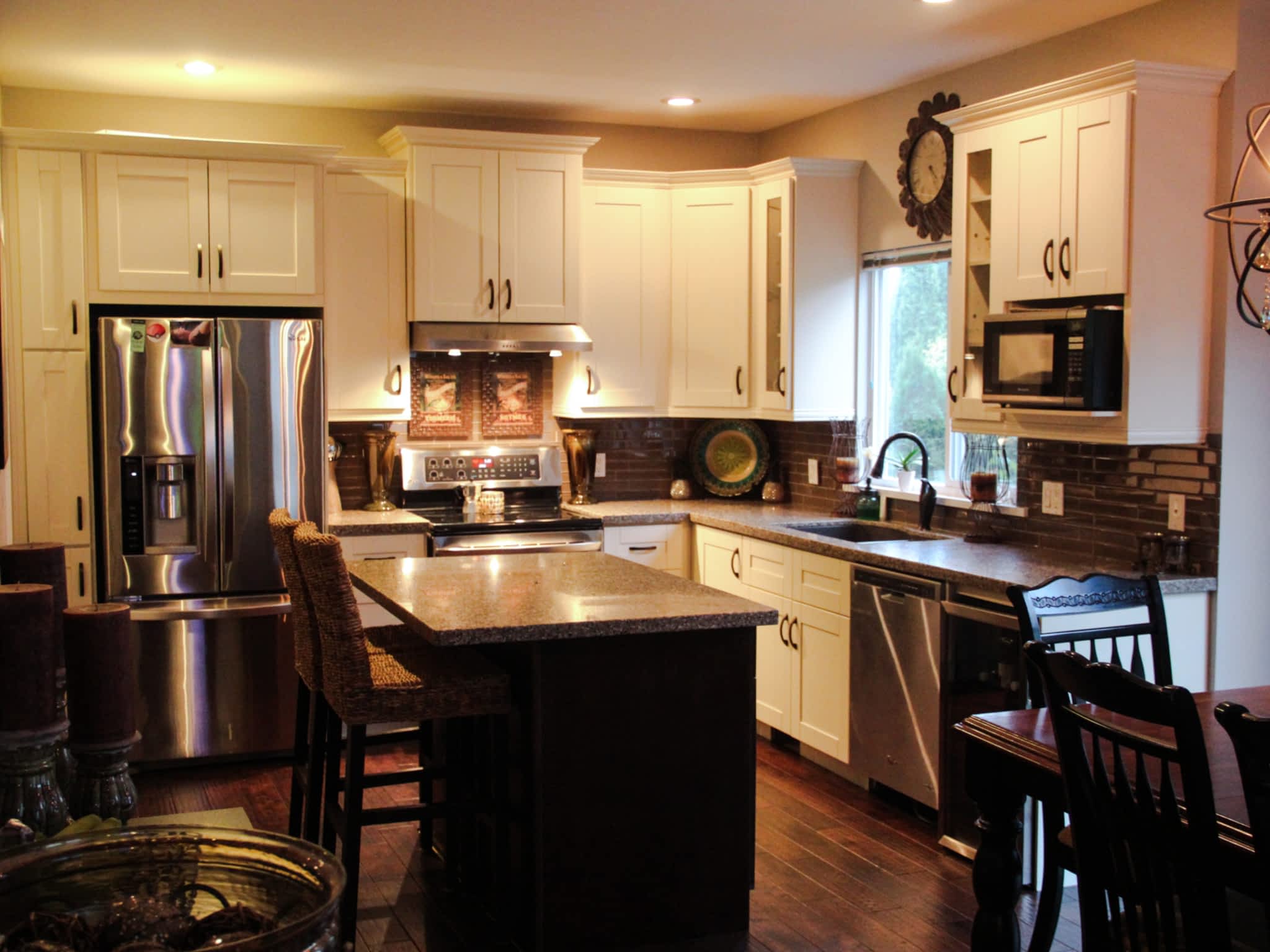 photo Kitchen Express Cabinets & Countertops