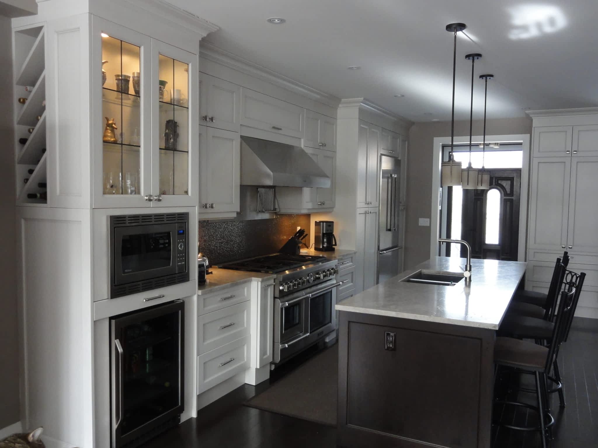 photo Kakoz Kitchens Custom Cabinetry