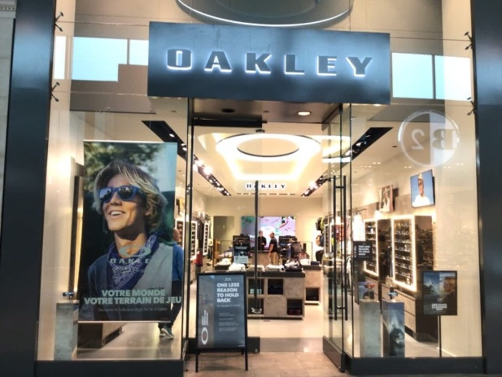 oakley aventura mall