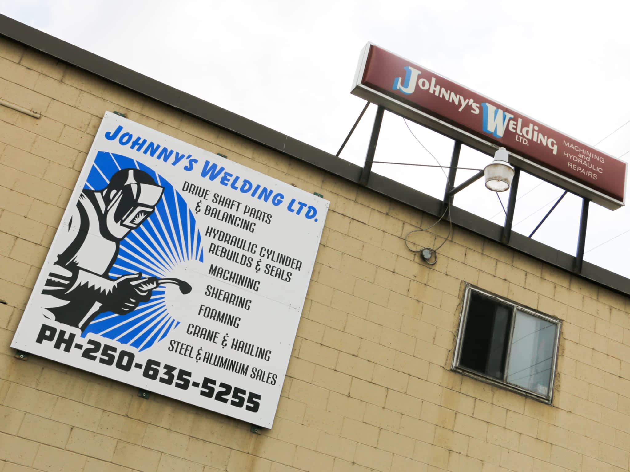 photo Johnny's Welding