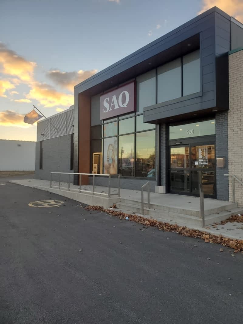 SAQ - Opening Hours - 920, 7e Ave, Grand-Mère, QC