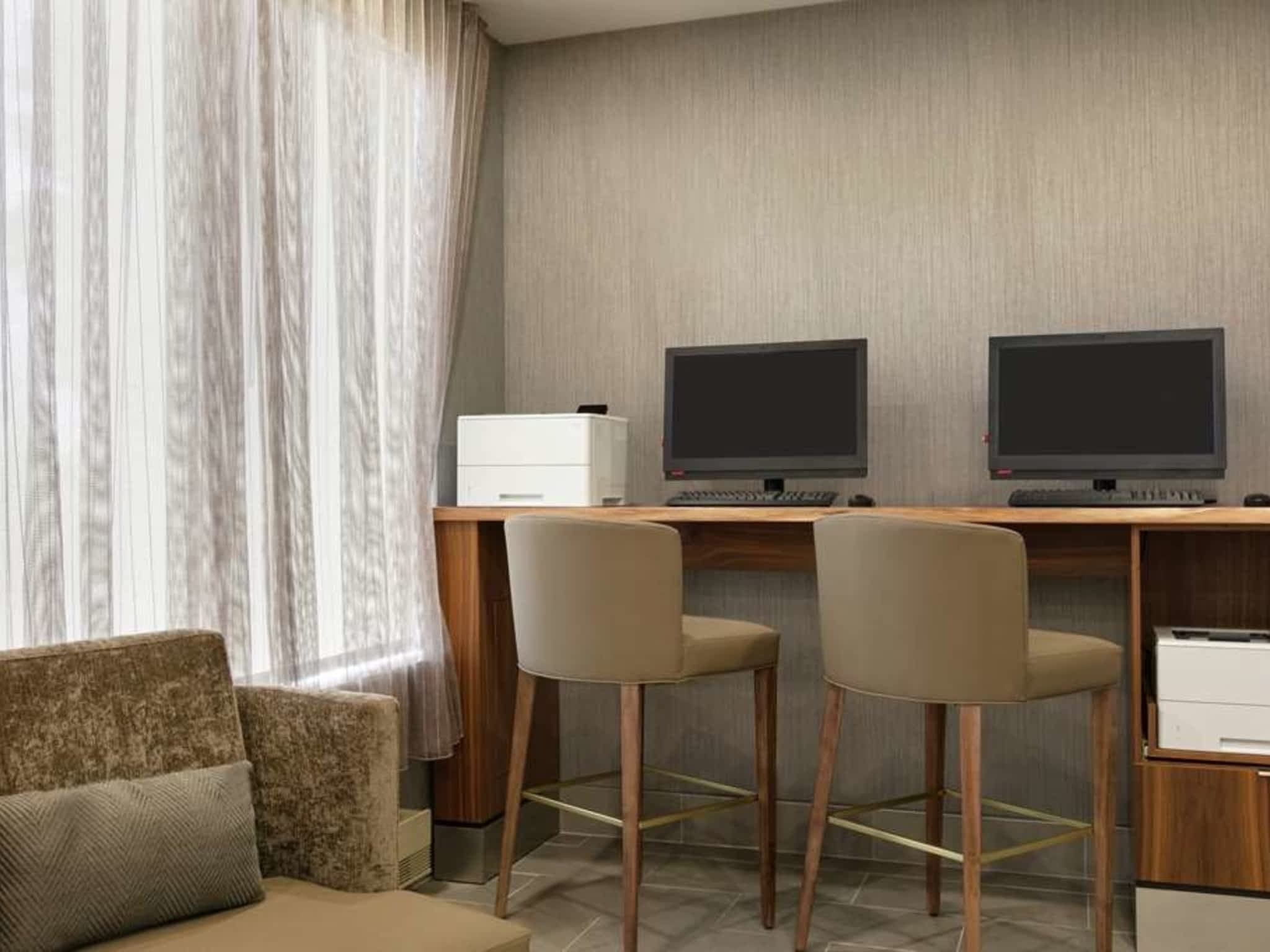 photo Embassy Suites by Hilton Montreal Airport