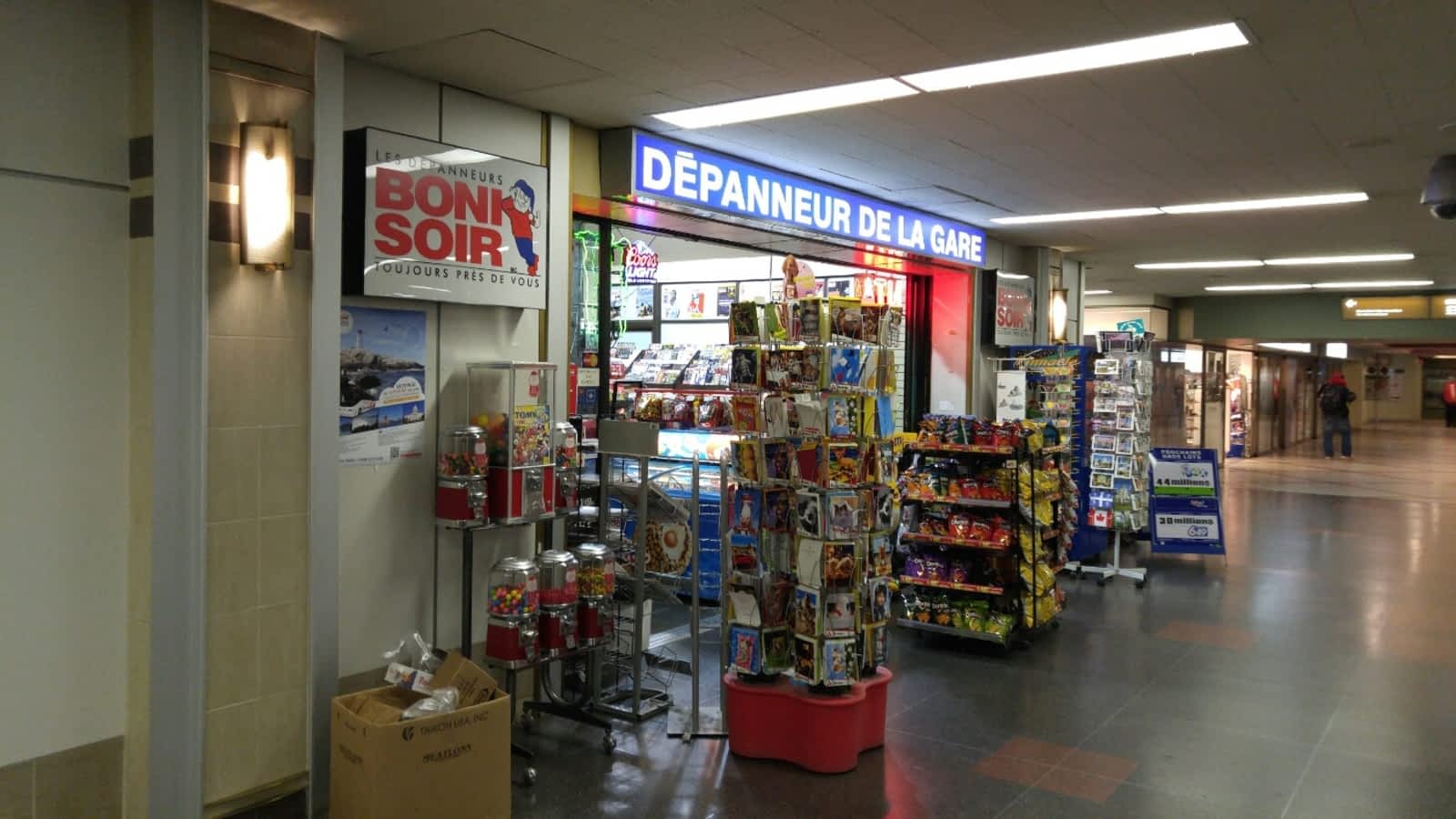 Depanneur De La Gare Centrale - 895, rue de la Gauchetière O, Montréal, QC