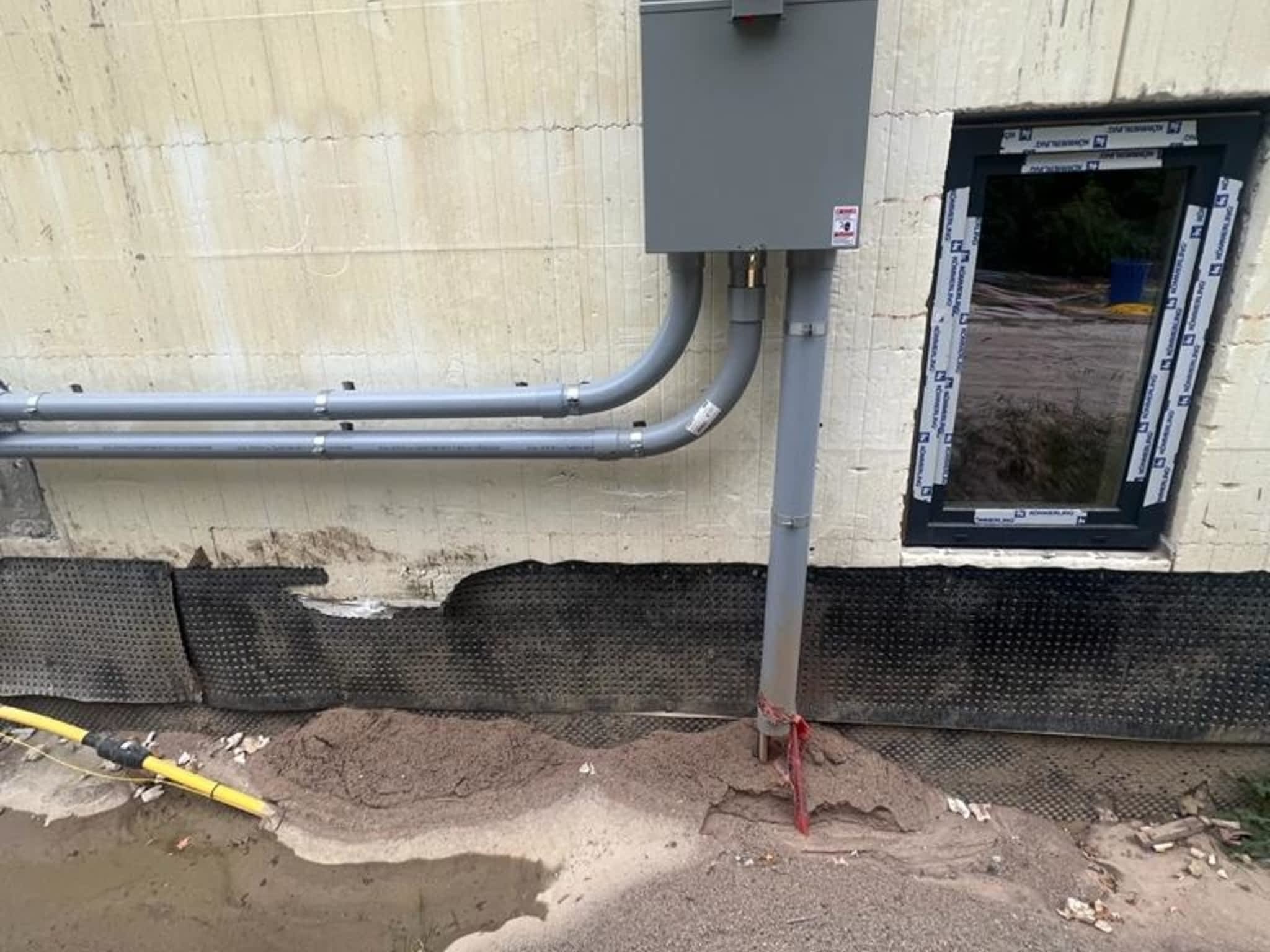 photo Henry & Son Electric Inc