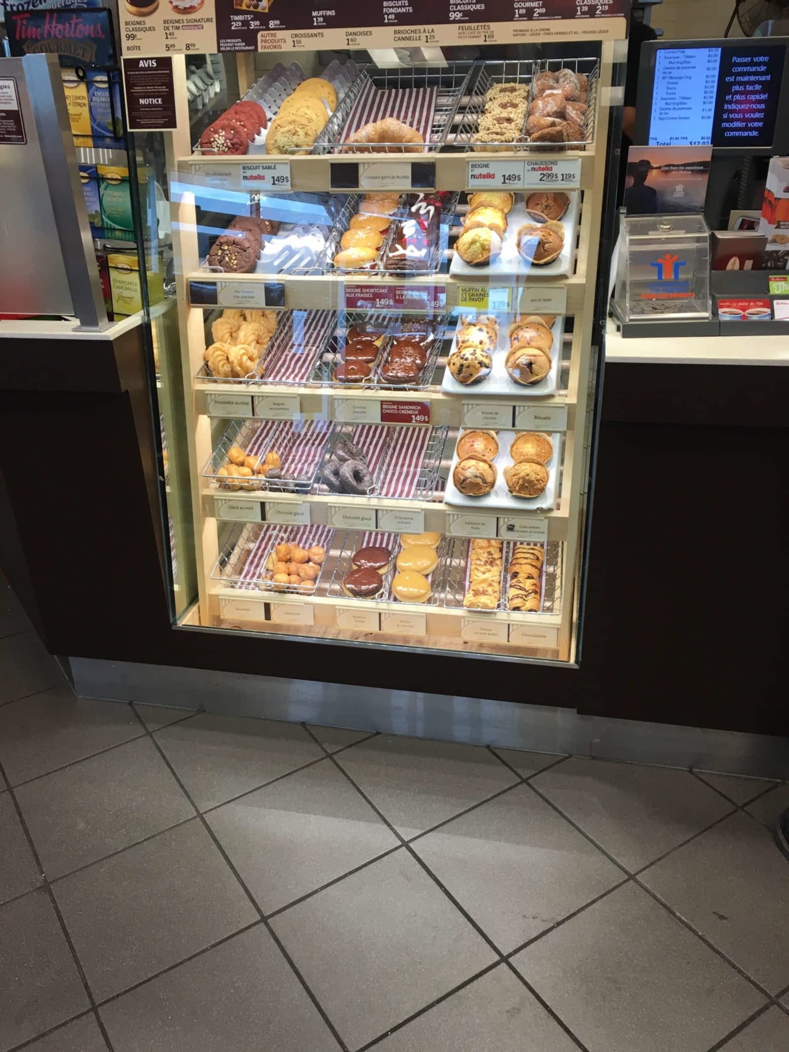 Tim Hortons Menu, Horaire et Prix 22 Place Du Commerce, Verdun, QC