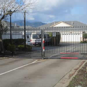 Overhead Garage Doors In Chilliwack Bc Yellowpages Ca