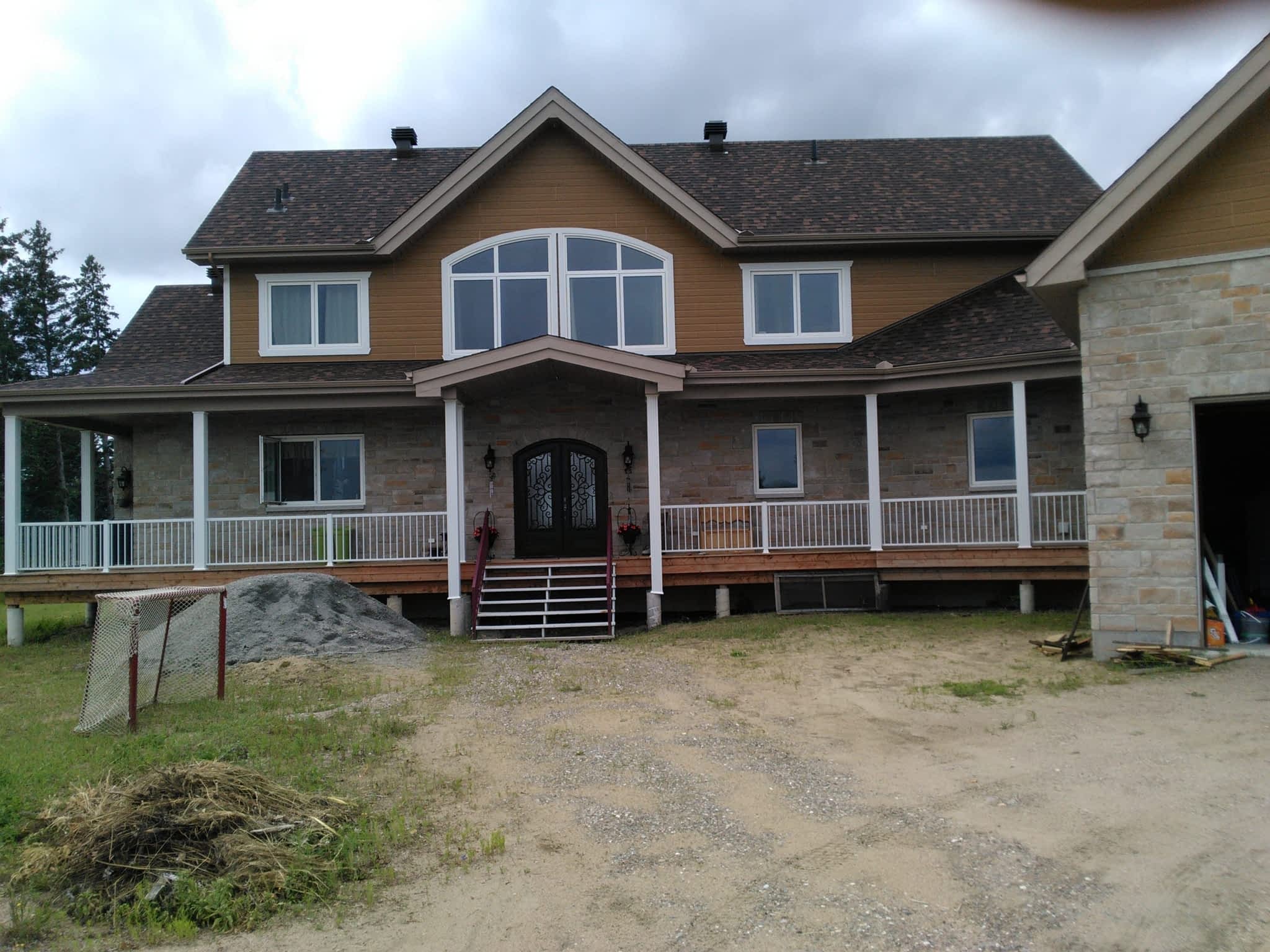 photo Ottawa Valley Aluminium Railing & Decks Co