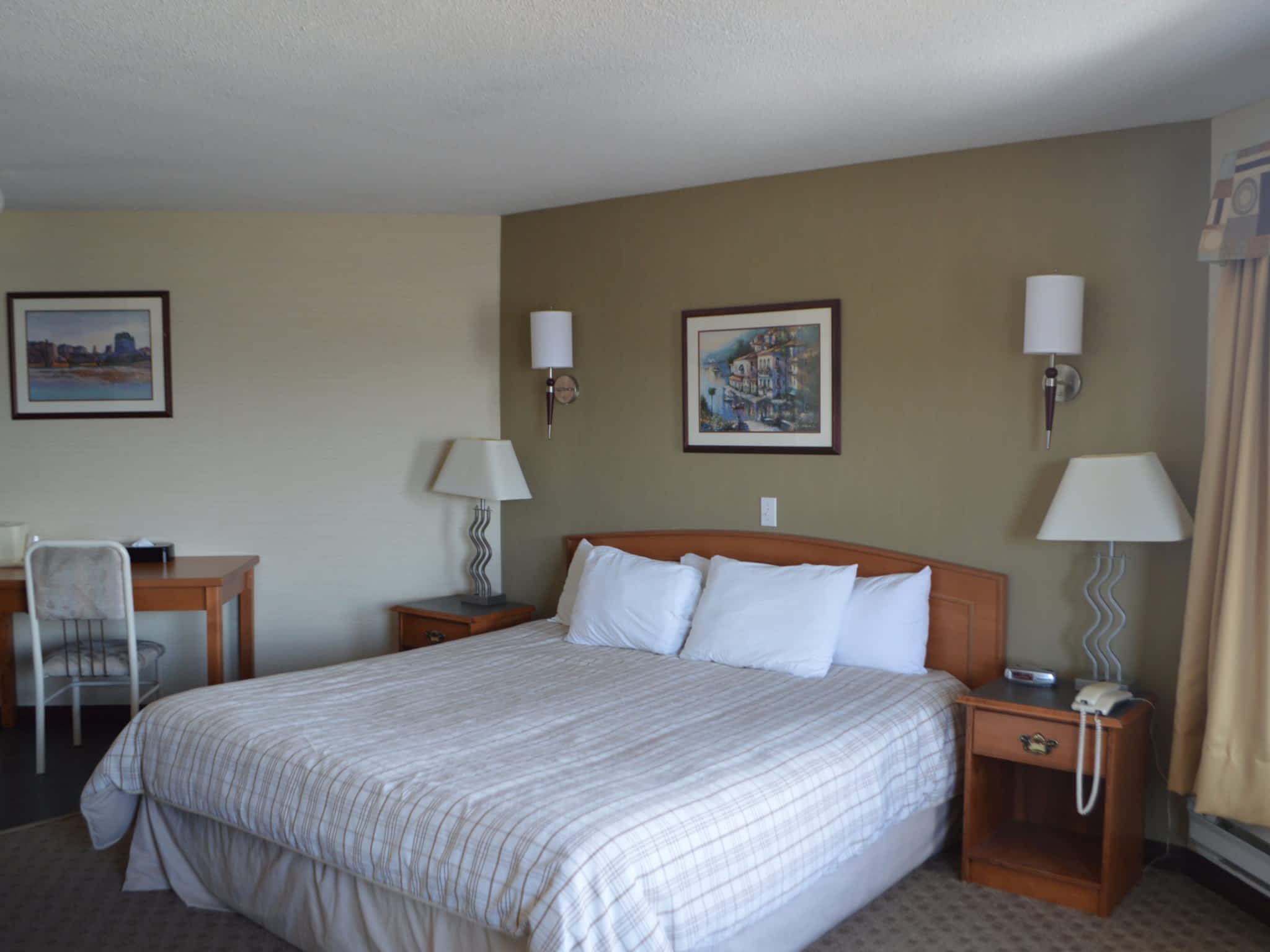 photo Canadas Best Value Inn & Suites