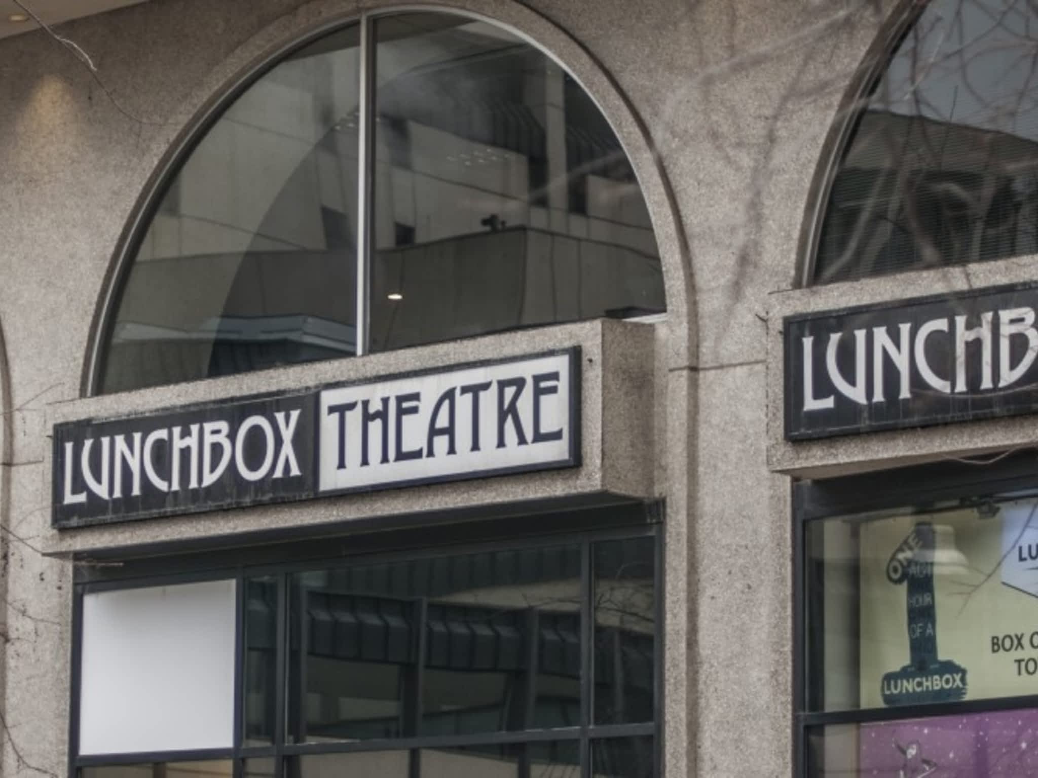 photo Lunchbox Theatre