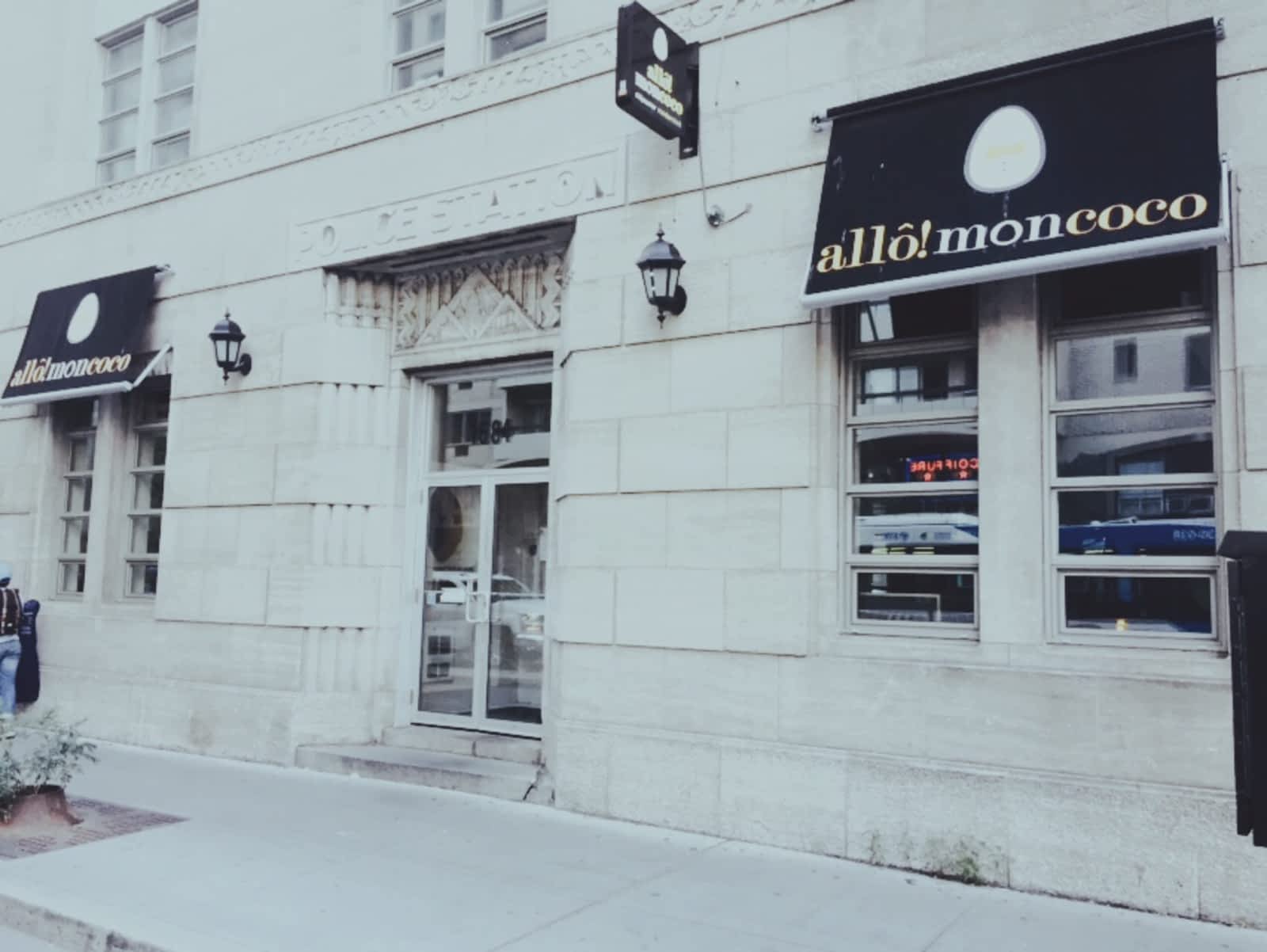 Allô! Mon Coco Menu, Horaire et Prix 1684, boul de Maisonneuve O