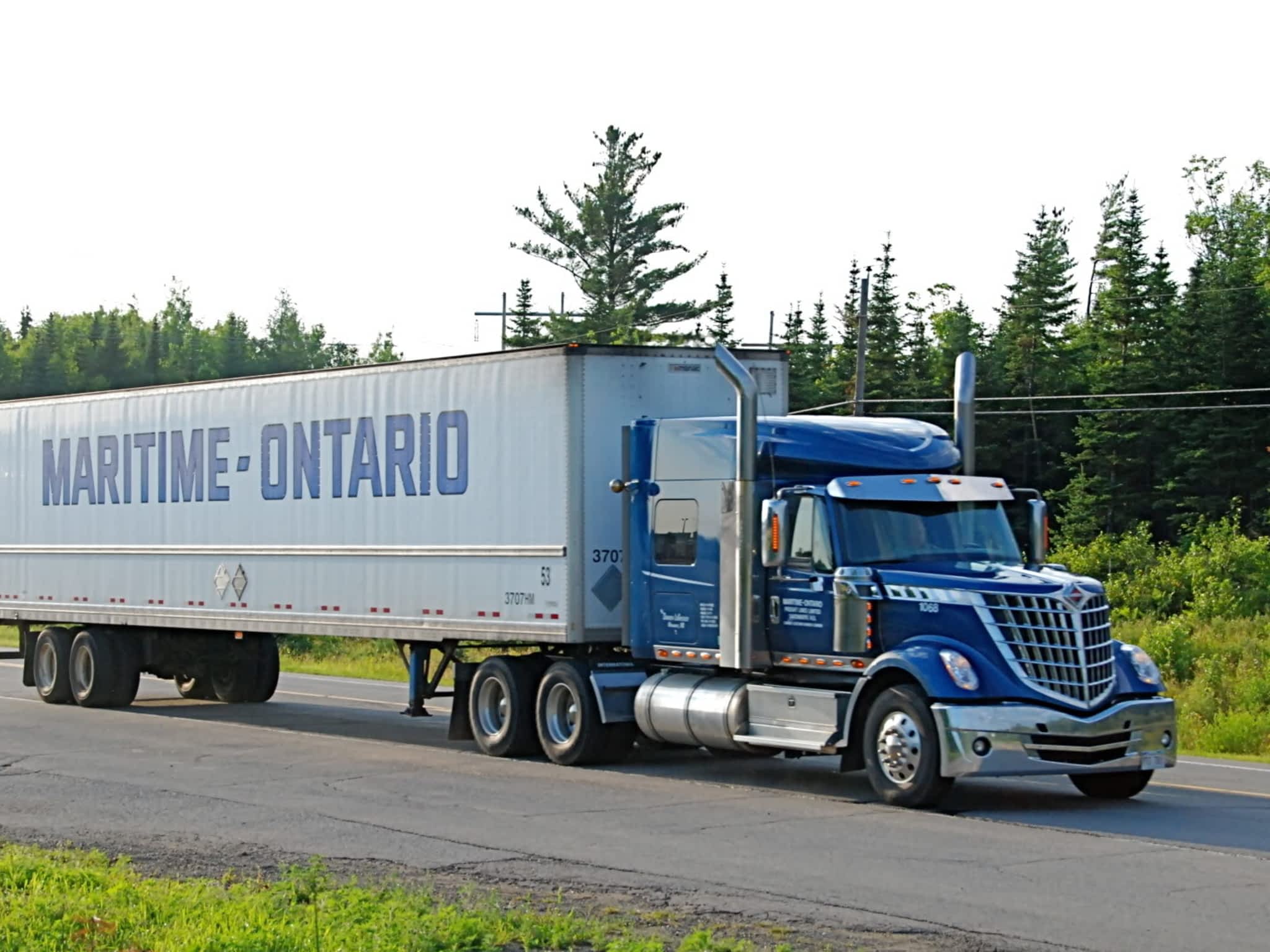 photo Maritime Ontario Freight Lines Limited