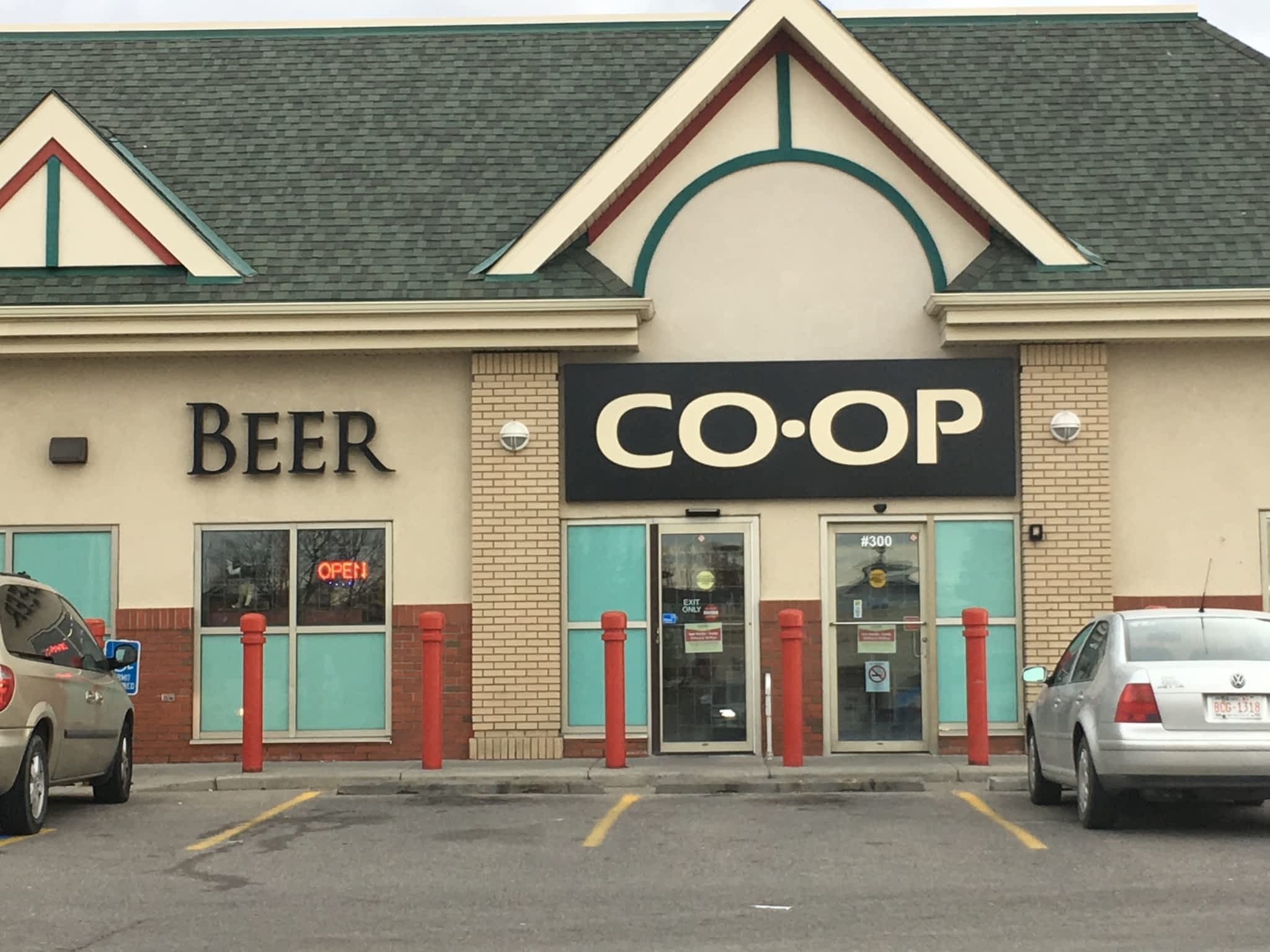 Calgary Coop Wines & Spirits Taradale Calgary, AB 3006520