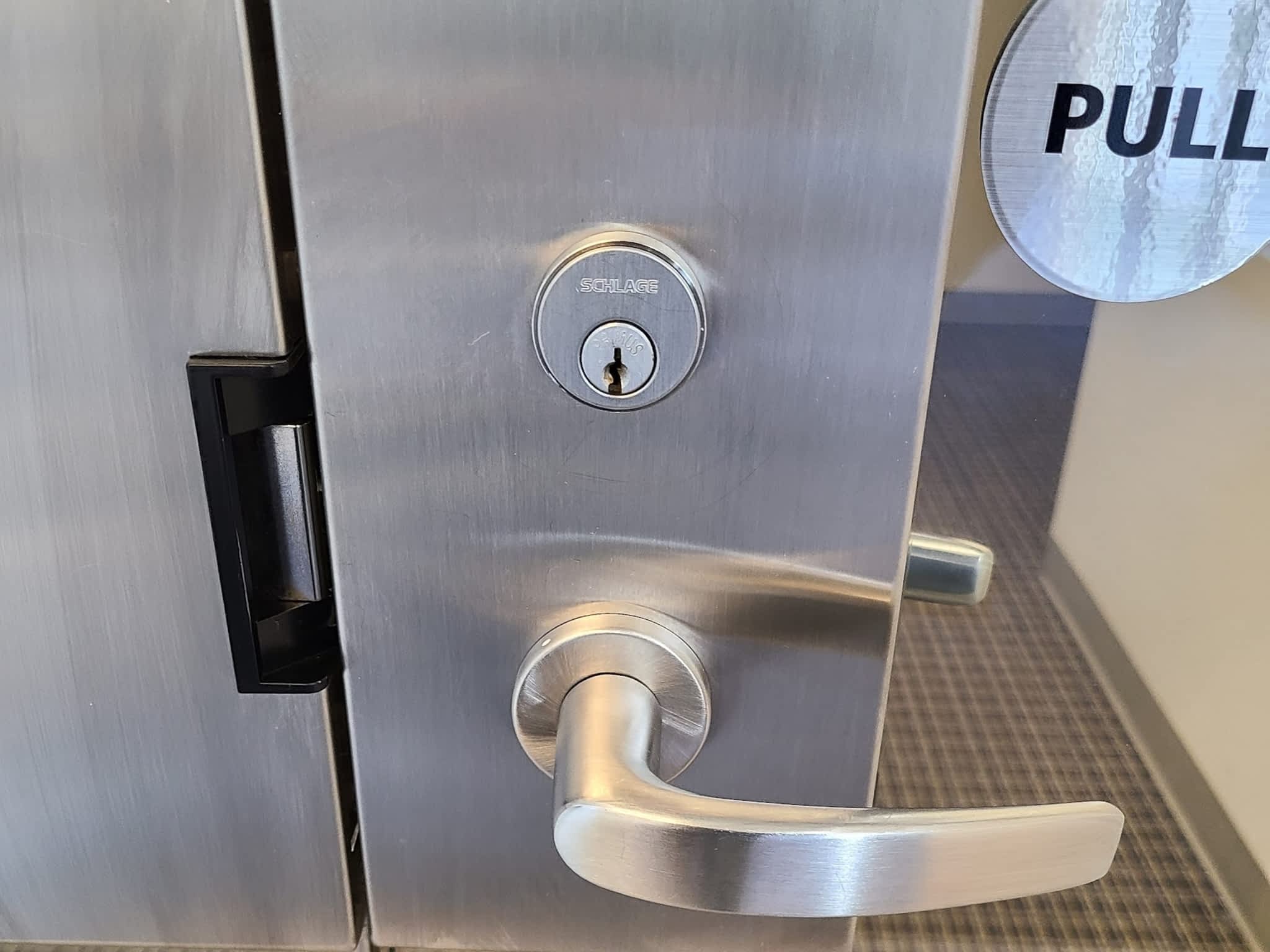 photo NEXT LEVEL Locksmith Calgary