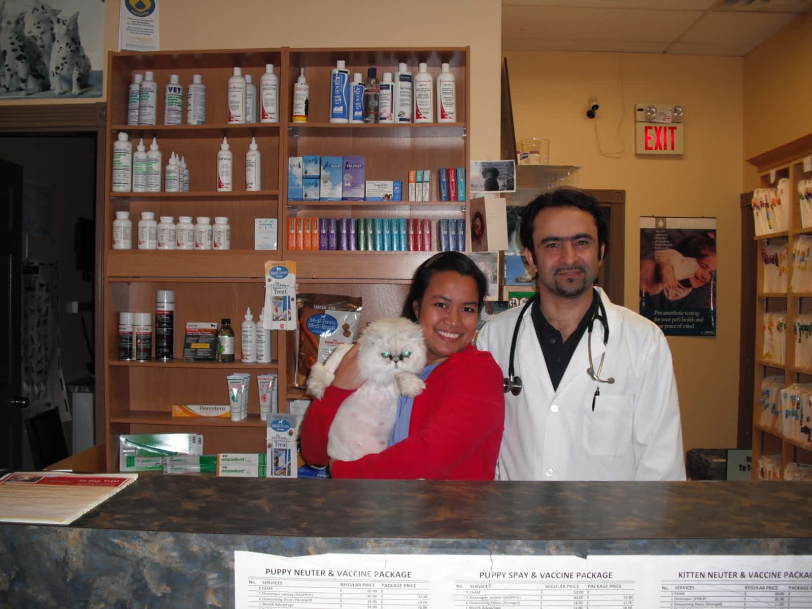 Atlas Animal Hospital Opening Hours 1 908 16th St W North Vancouver Bc