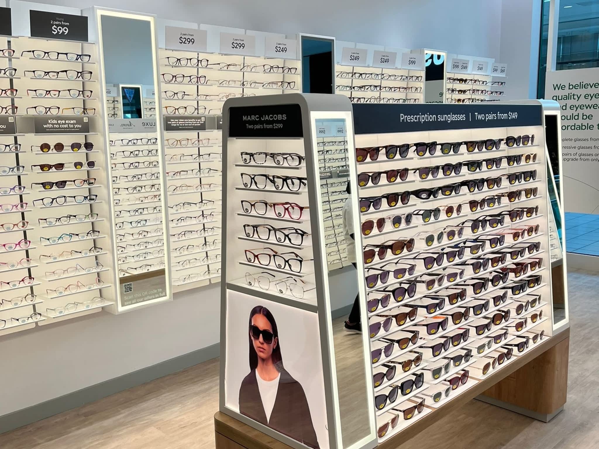 photo Specsavers Upper Canada Mall