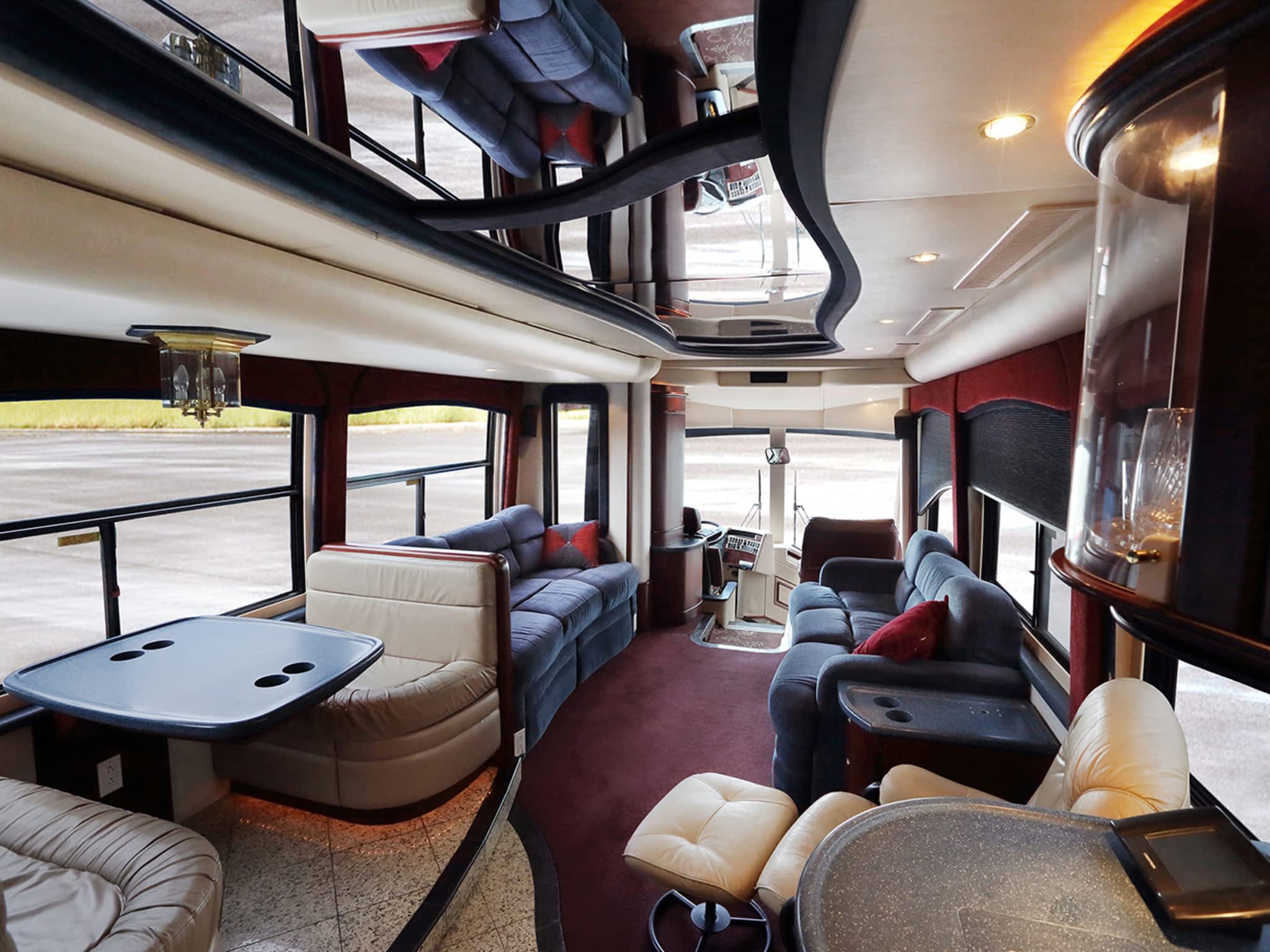 photo Westcoast Luxury Coach Lines Ltd