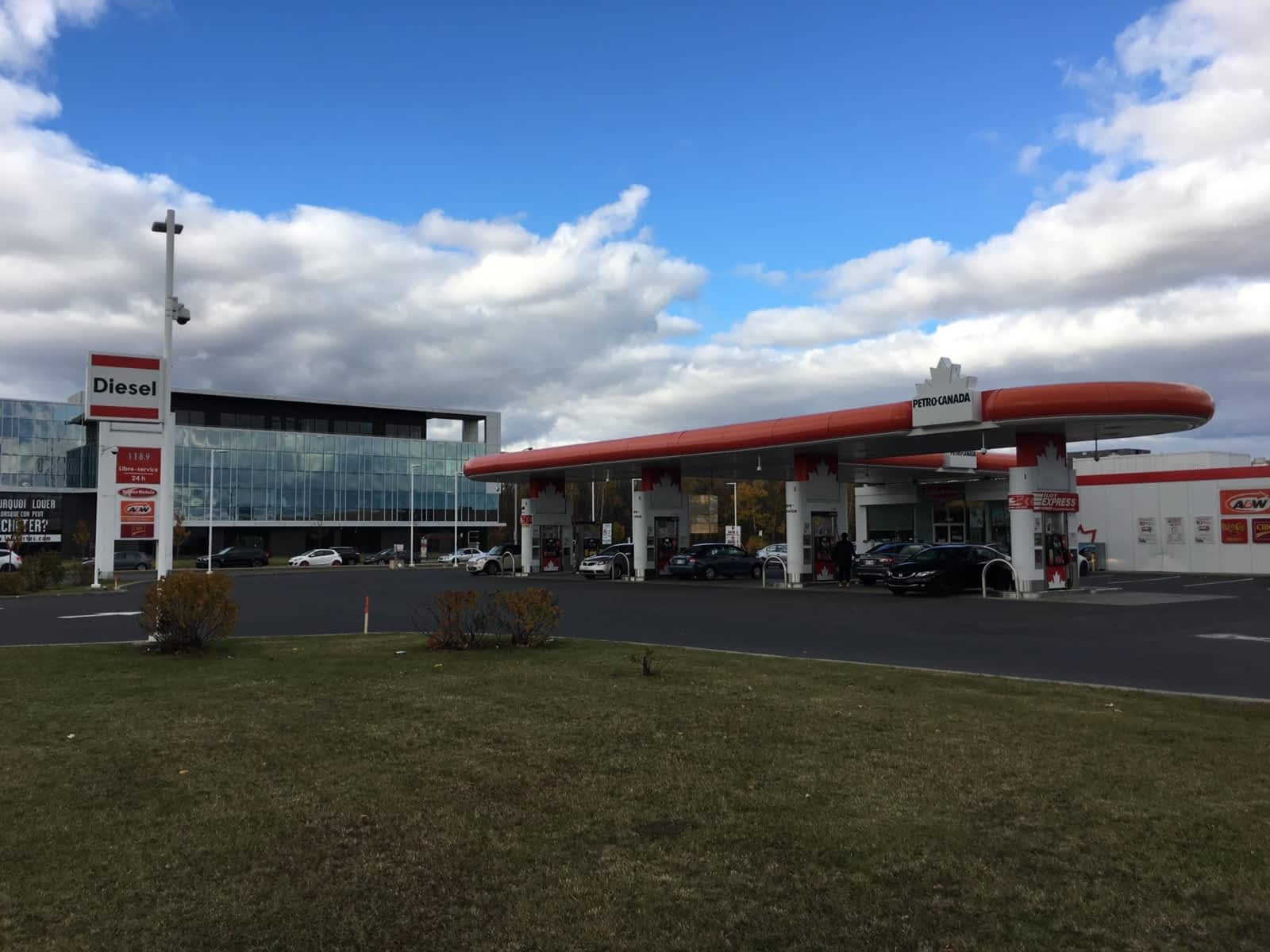 PetroCanada Opening Hours 7800, boul Cousineau, SaintHubert, QC