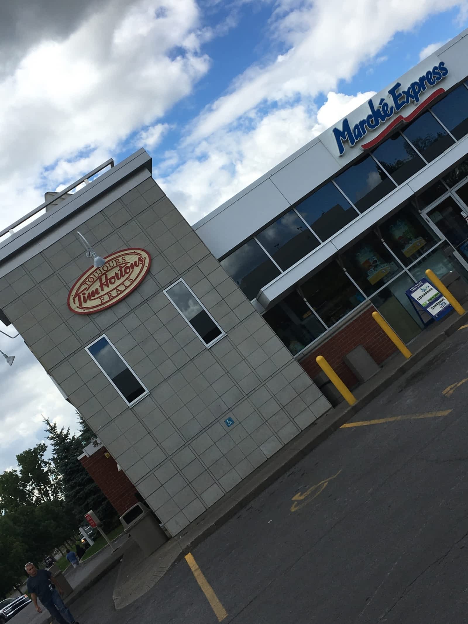 Tim Hortons Menu, Horaire et Prix 22 Place Du Commerce, Verdun, QC