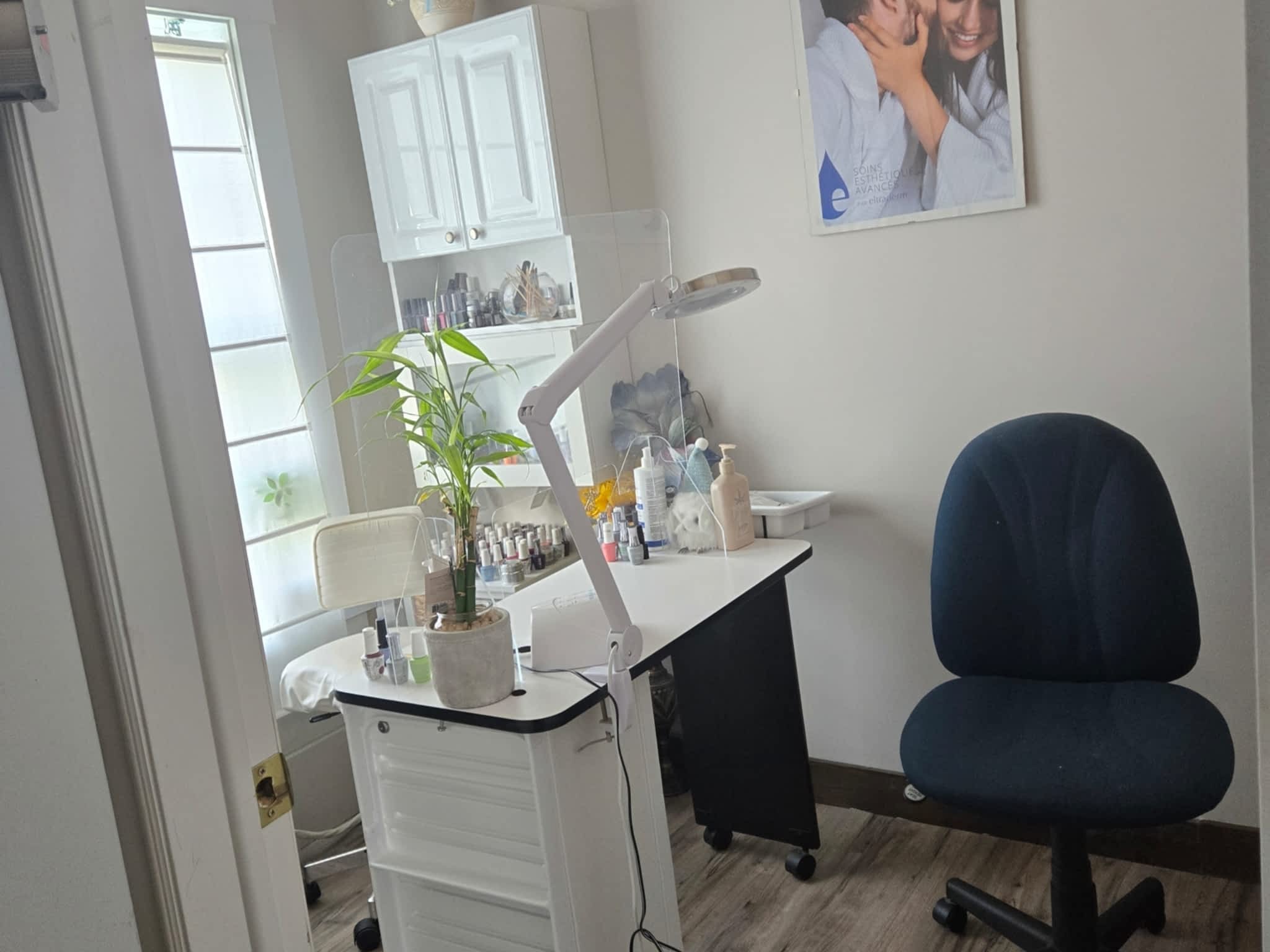 photo Caress Aesthetic