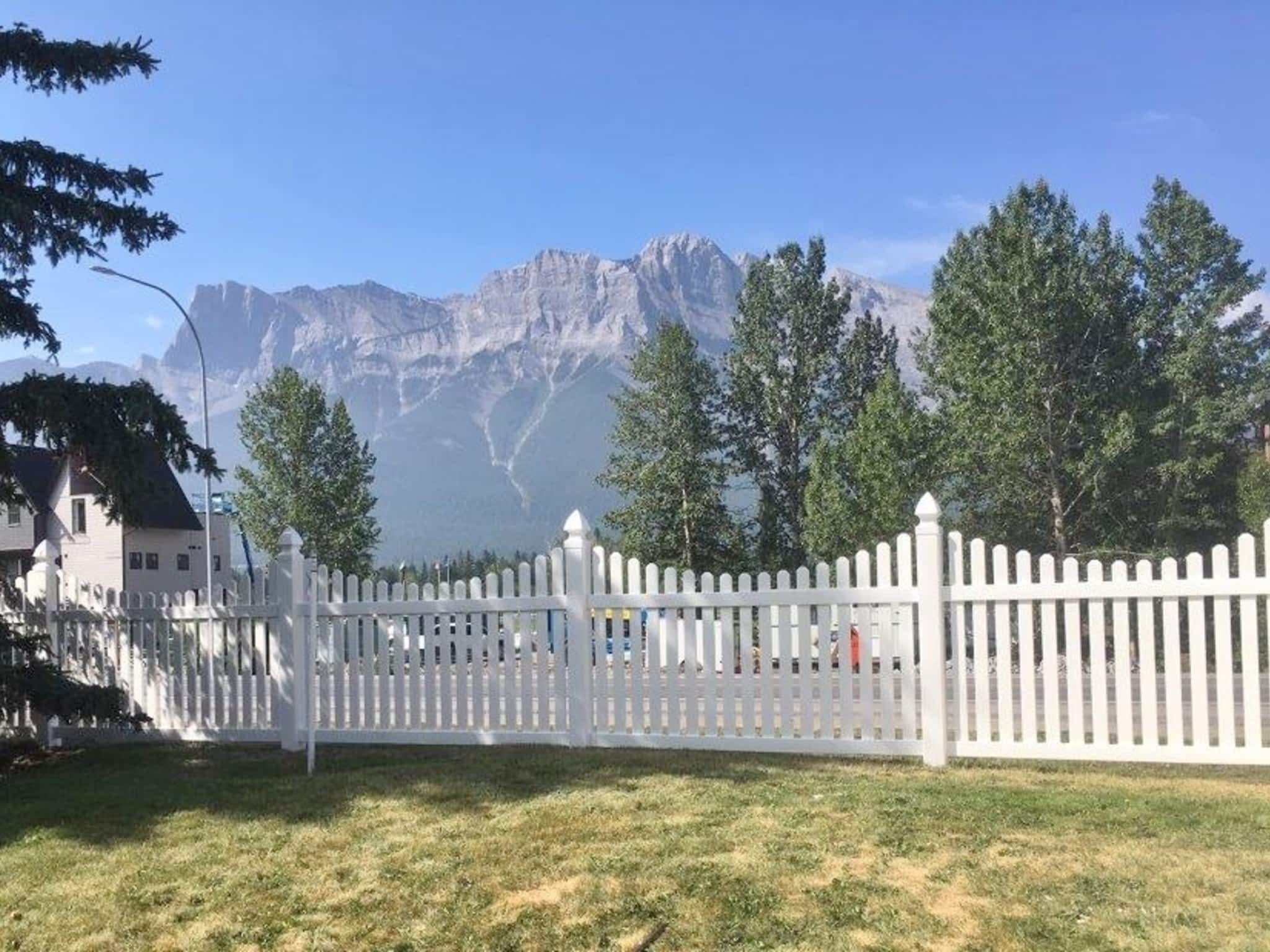 photo Decked Out Vinyl Fences