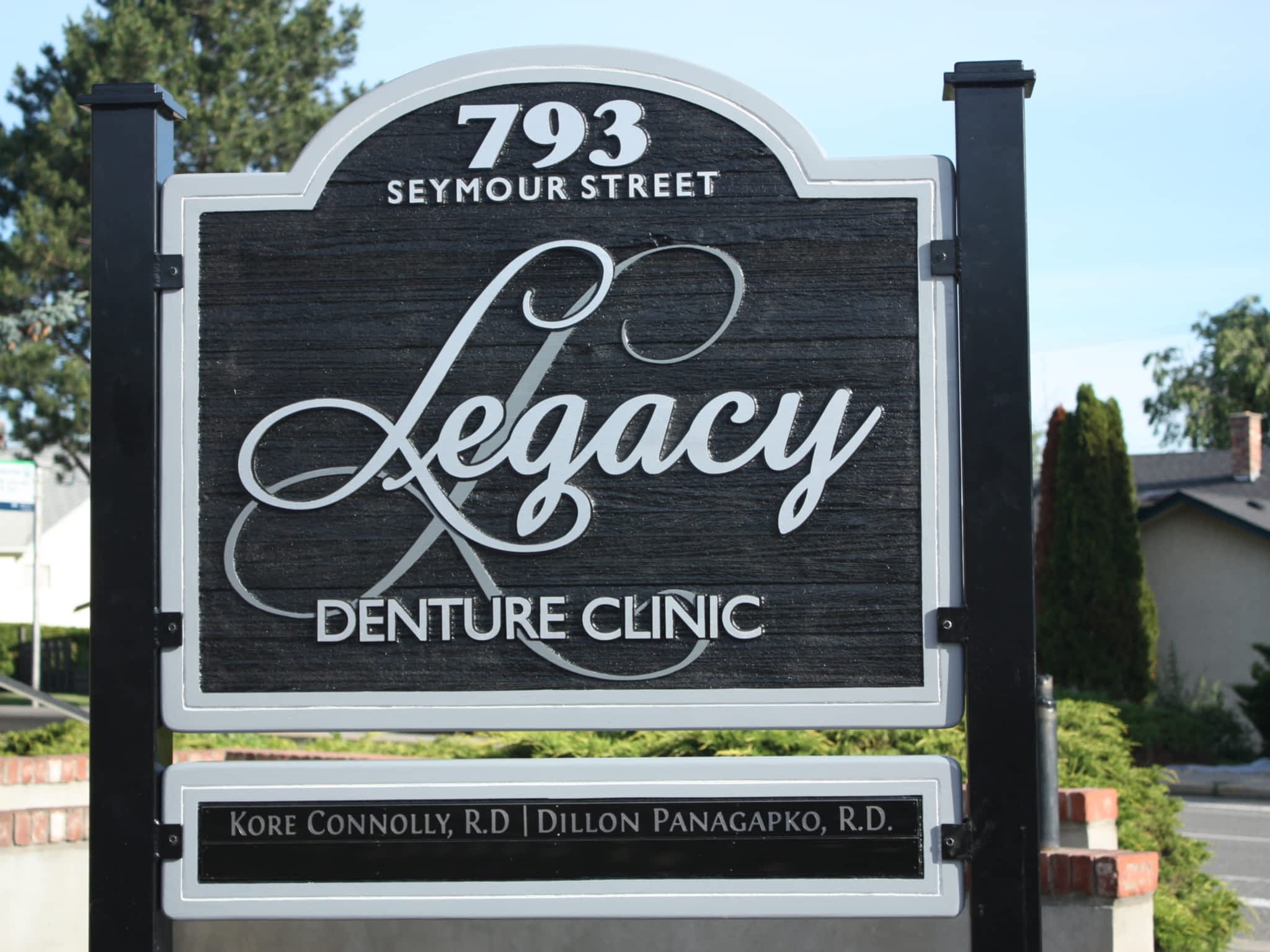 photo Legacy Denture Clinic