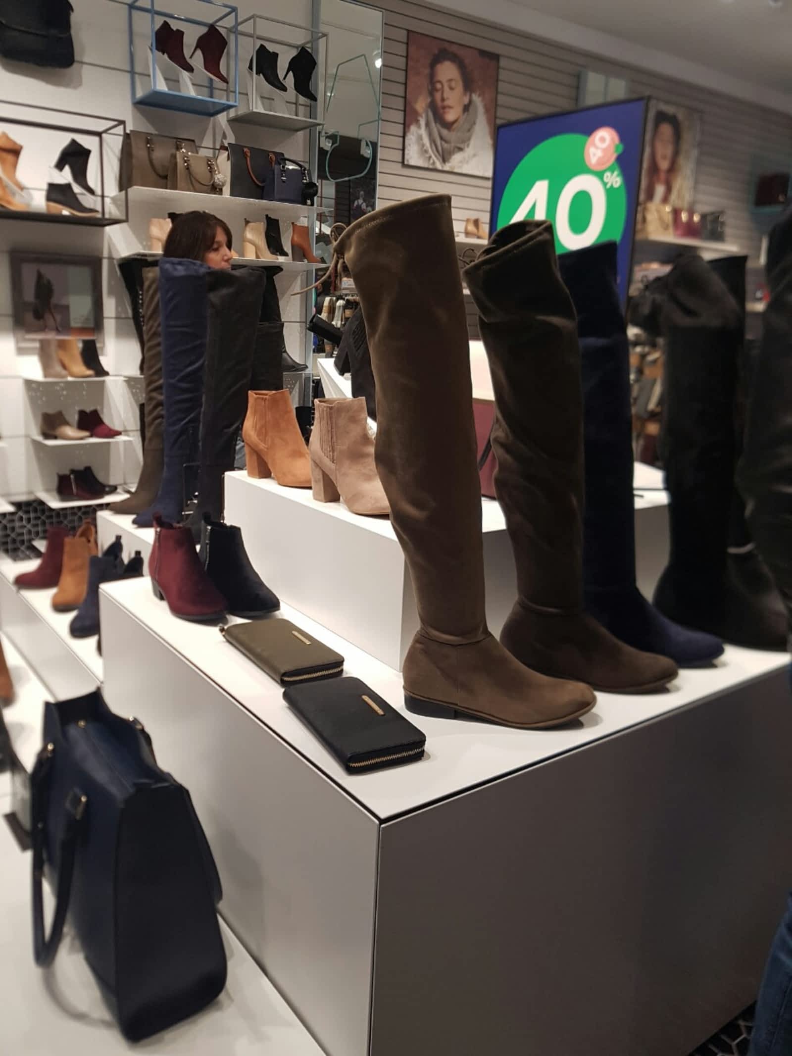 Call It Spring Opening Hours C0066801, aut