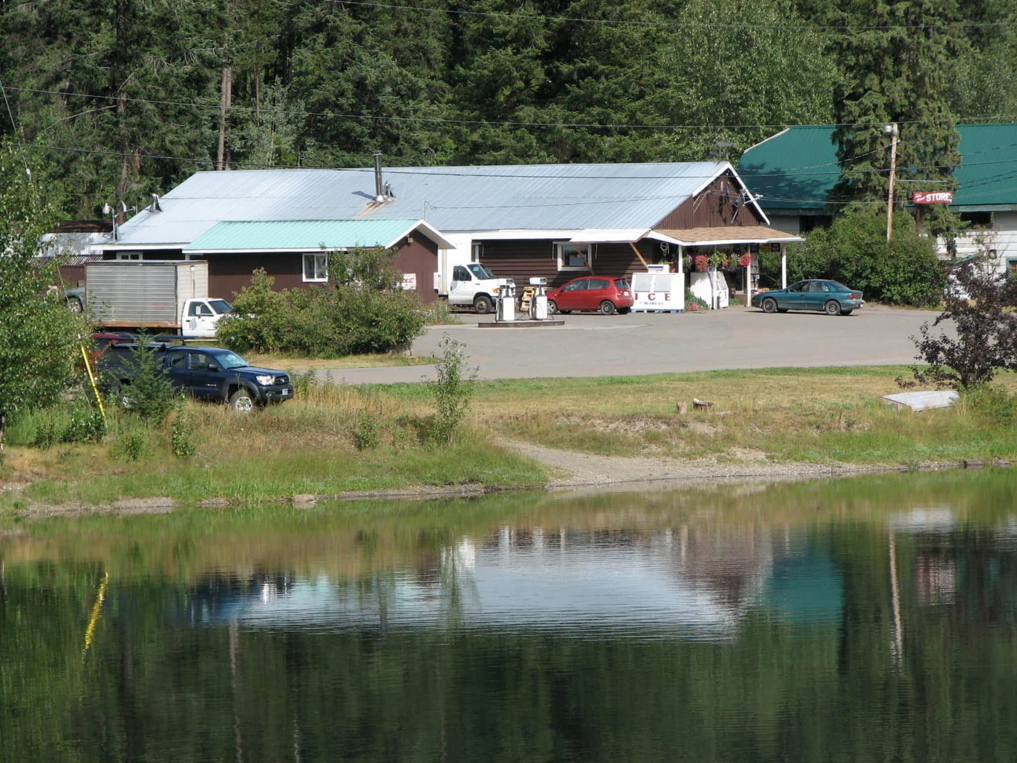 photo Valley General Store