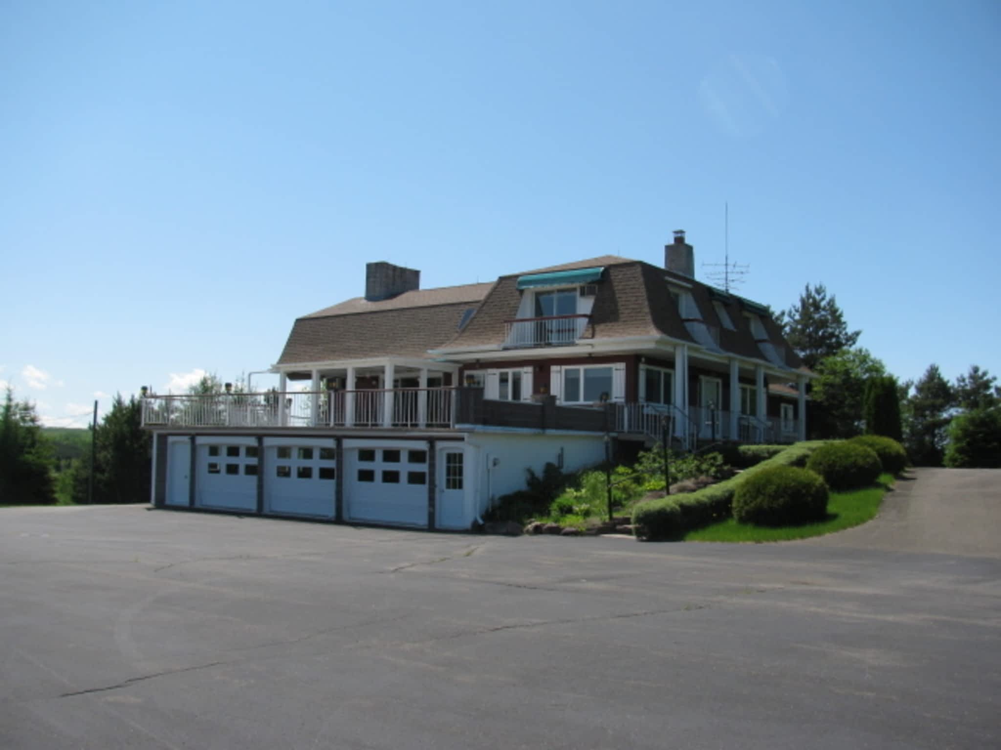 photo Dynamic Realty Ltd