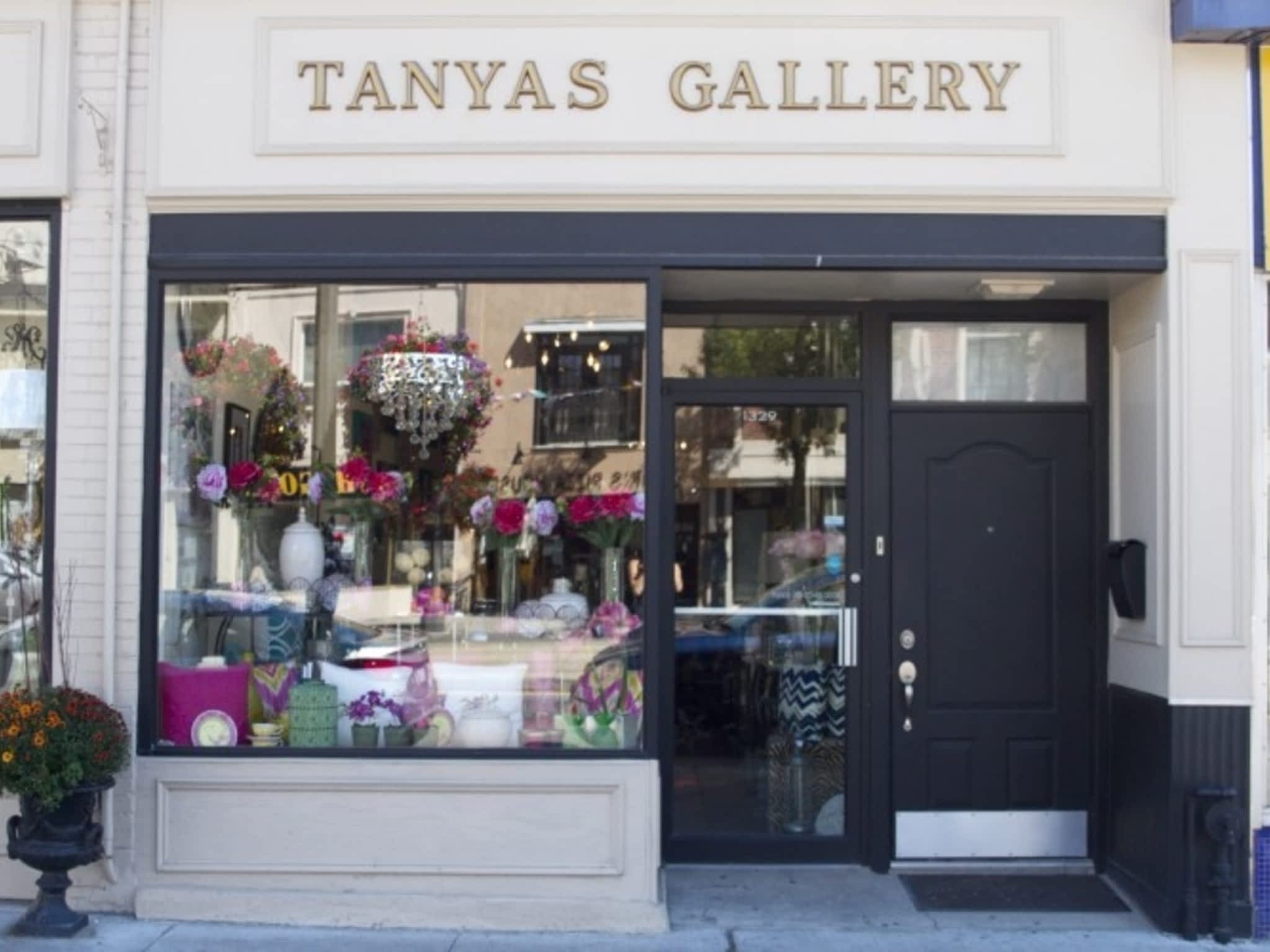 photo Tanyas Furniture And Bath Gallery