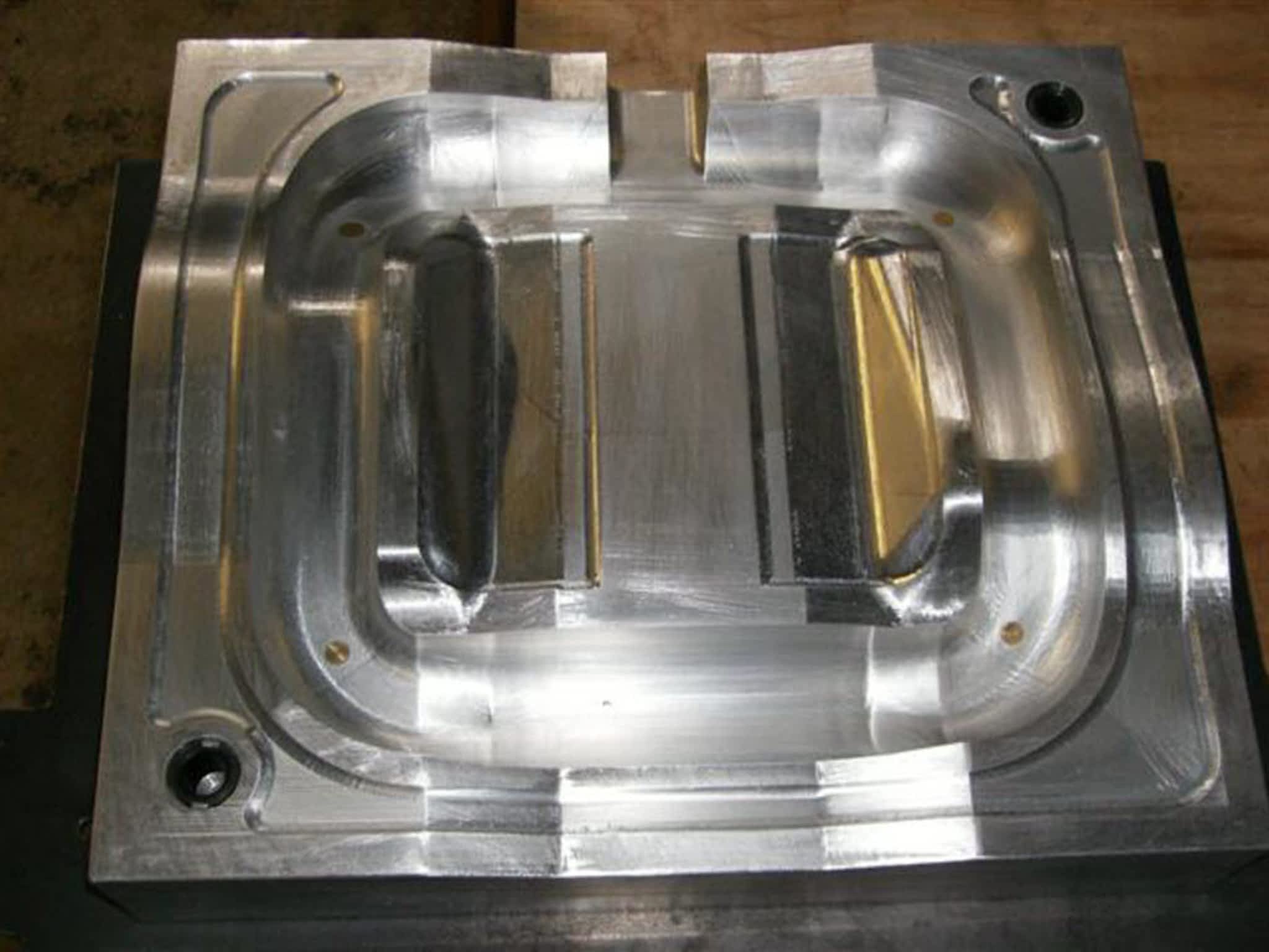 photo Lismould Patterns Inc