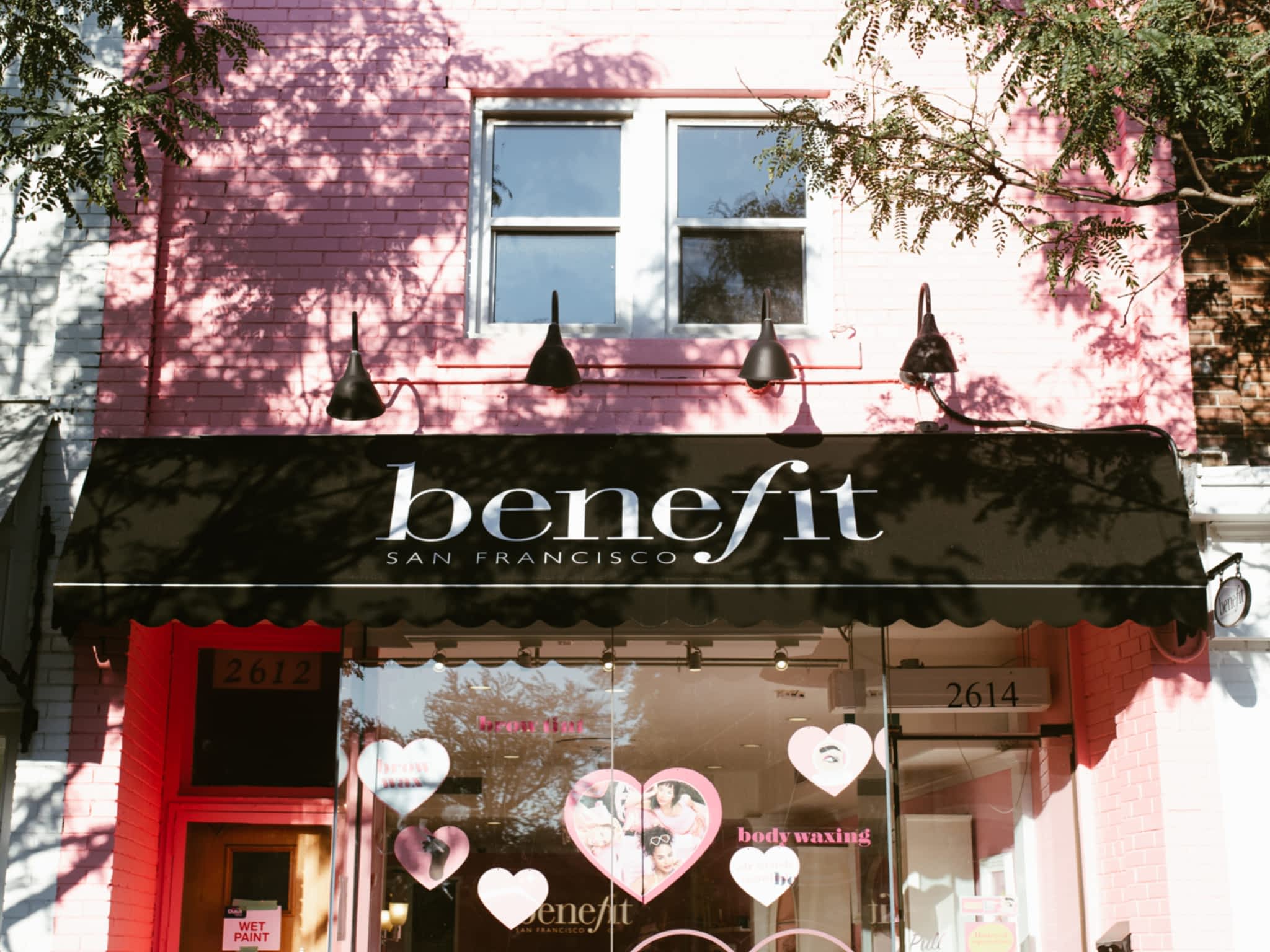 photo Benefit Cosmetics Boutique & BrowBar lounge