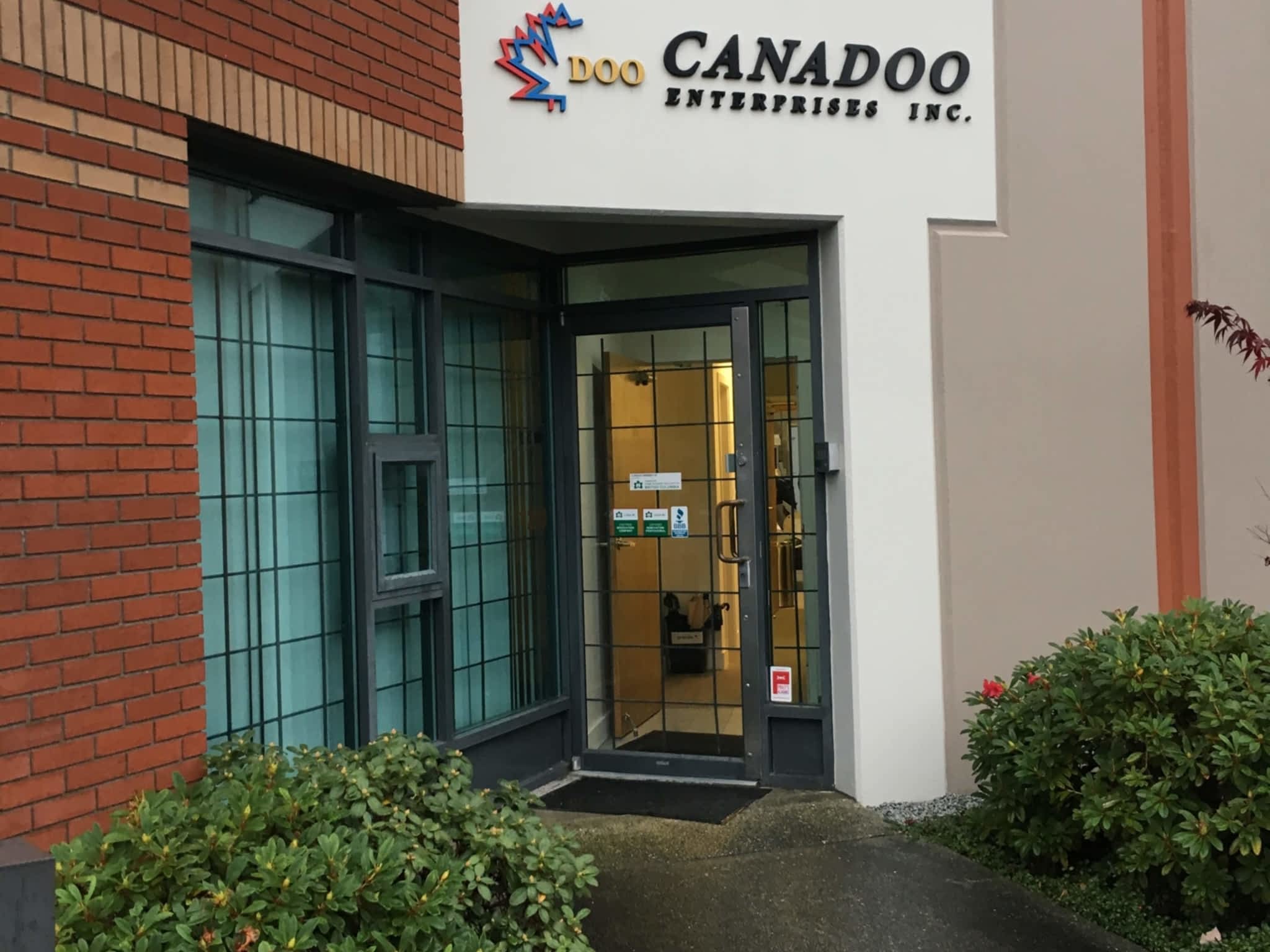 photo Canadoo Enterprises Inc