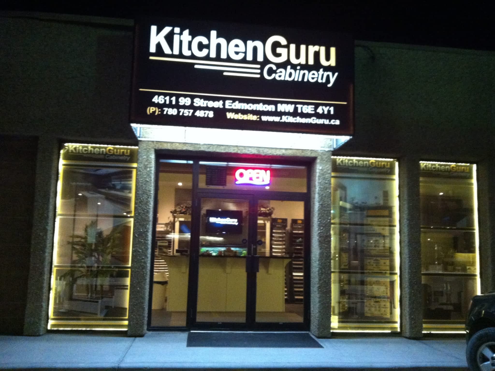 photo Kitchen Guru Cabinetry