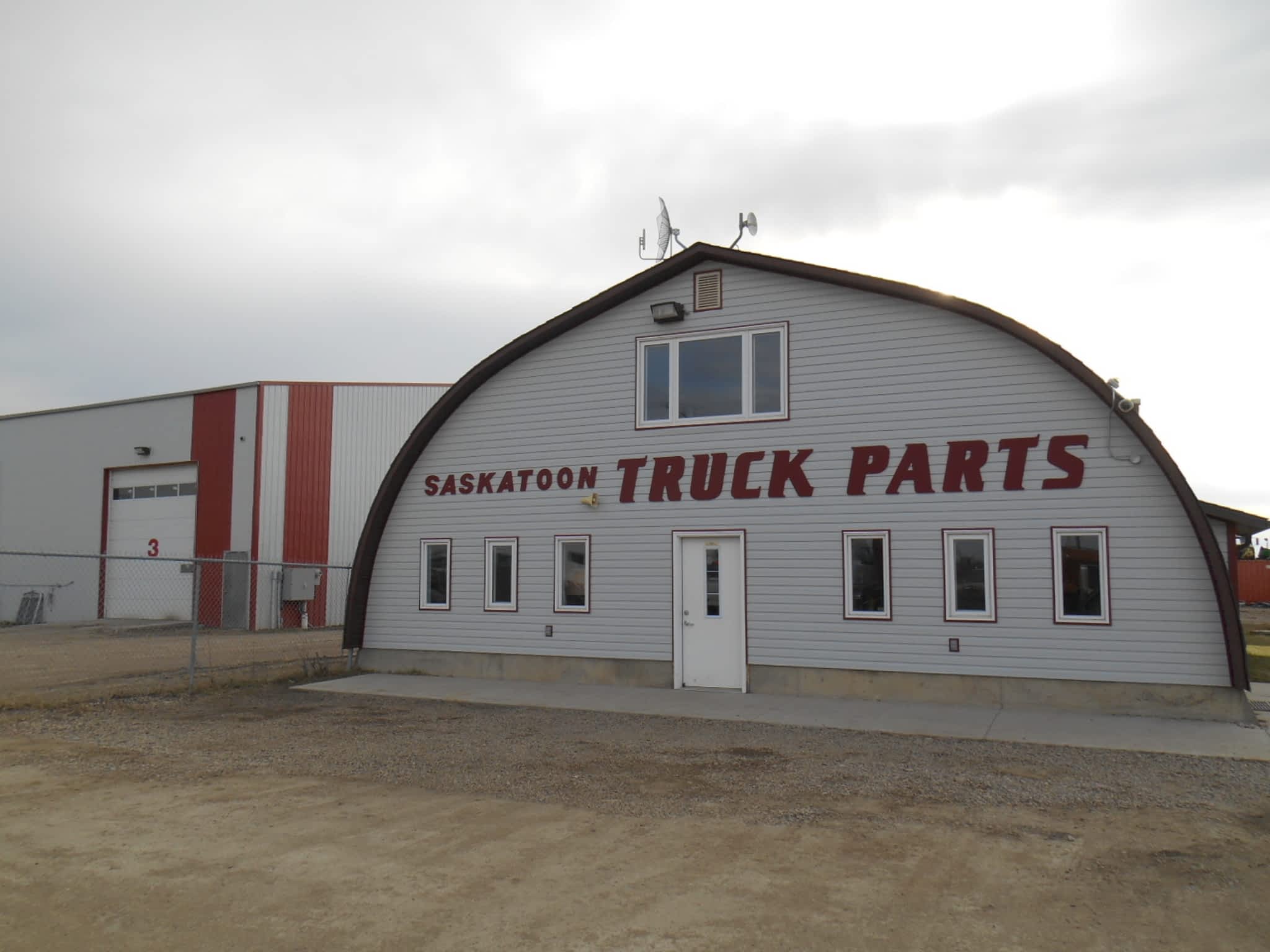 photo Saskatoon Truck Parts Centre