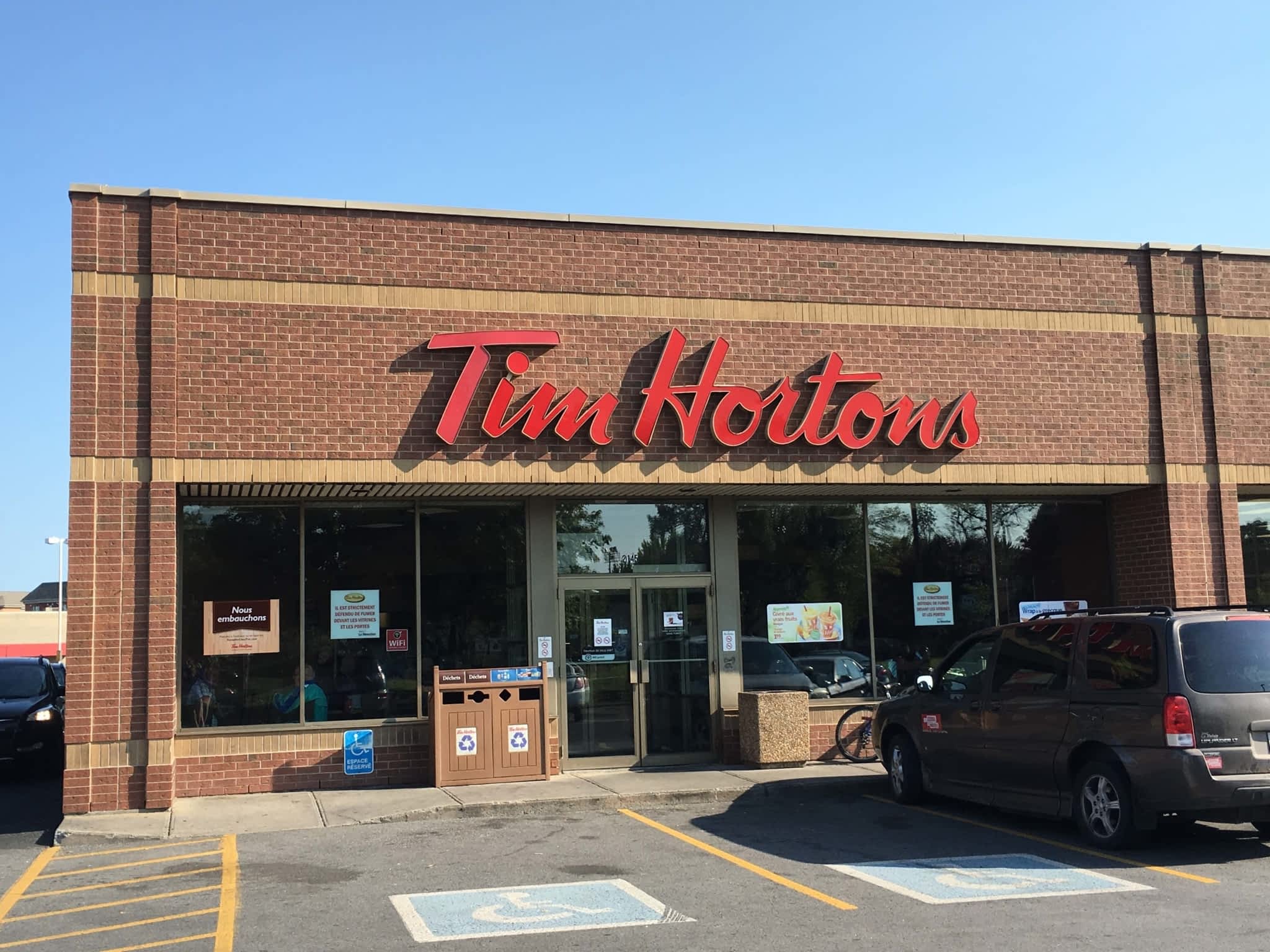 Tim Hortons Longueuil, QC 2145 boul RolandTherrien Canpages