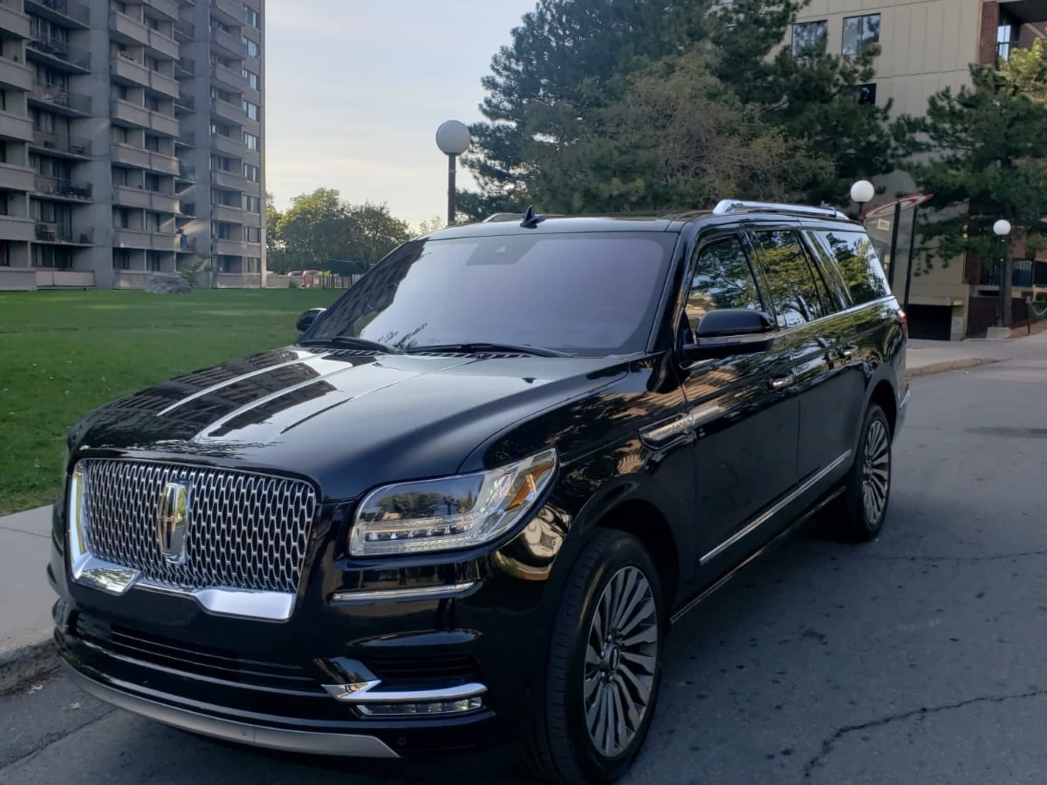 photo Mimo Limousine Car Service & Private Chauffeurs