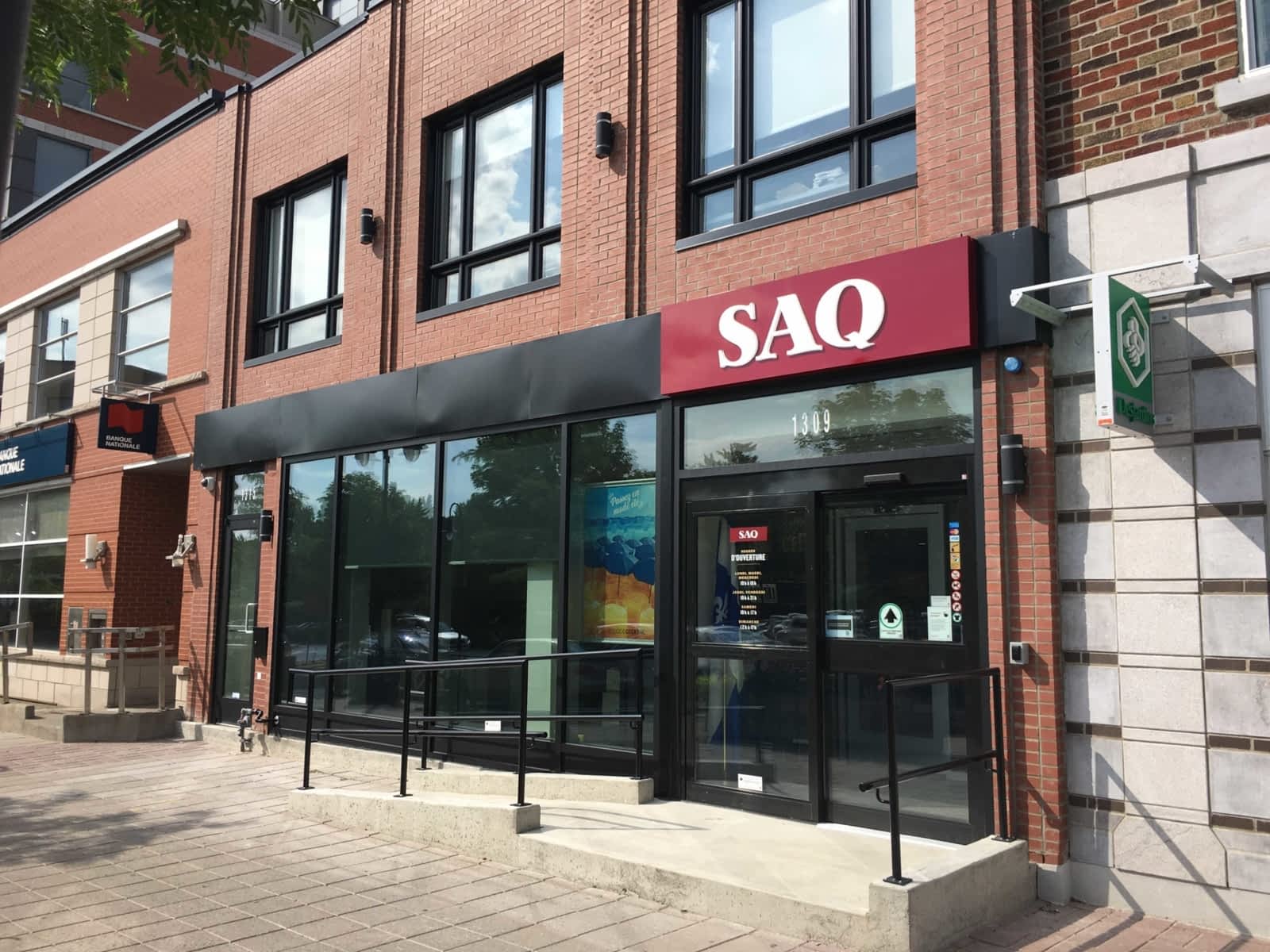 SAQ Classique Opening Hours 1309 ch Canora, MontRoyal, QC