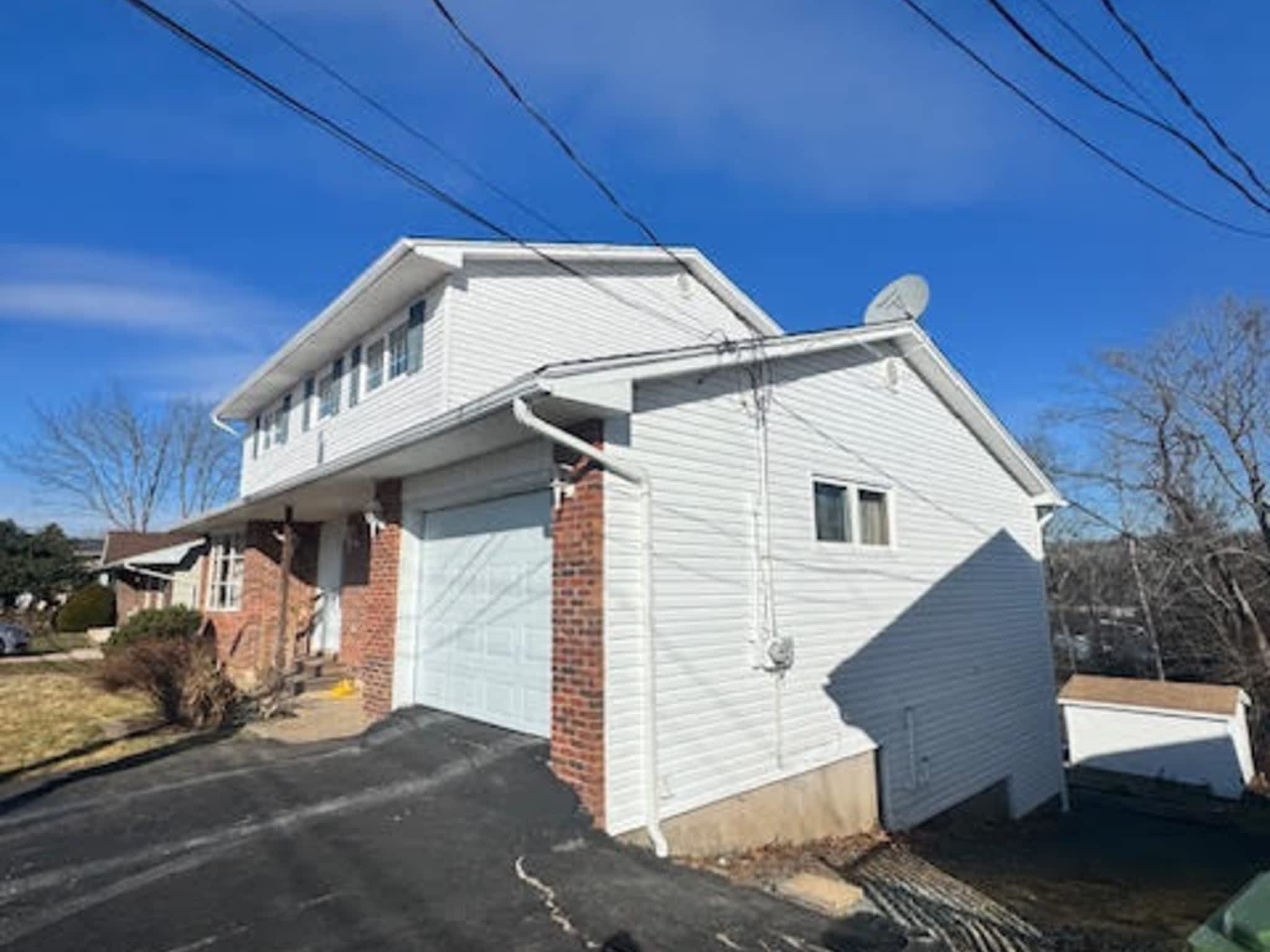 photo Simon's Seamless Eavestrough Limited