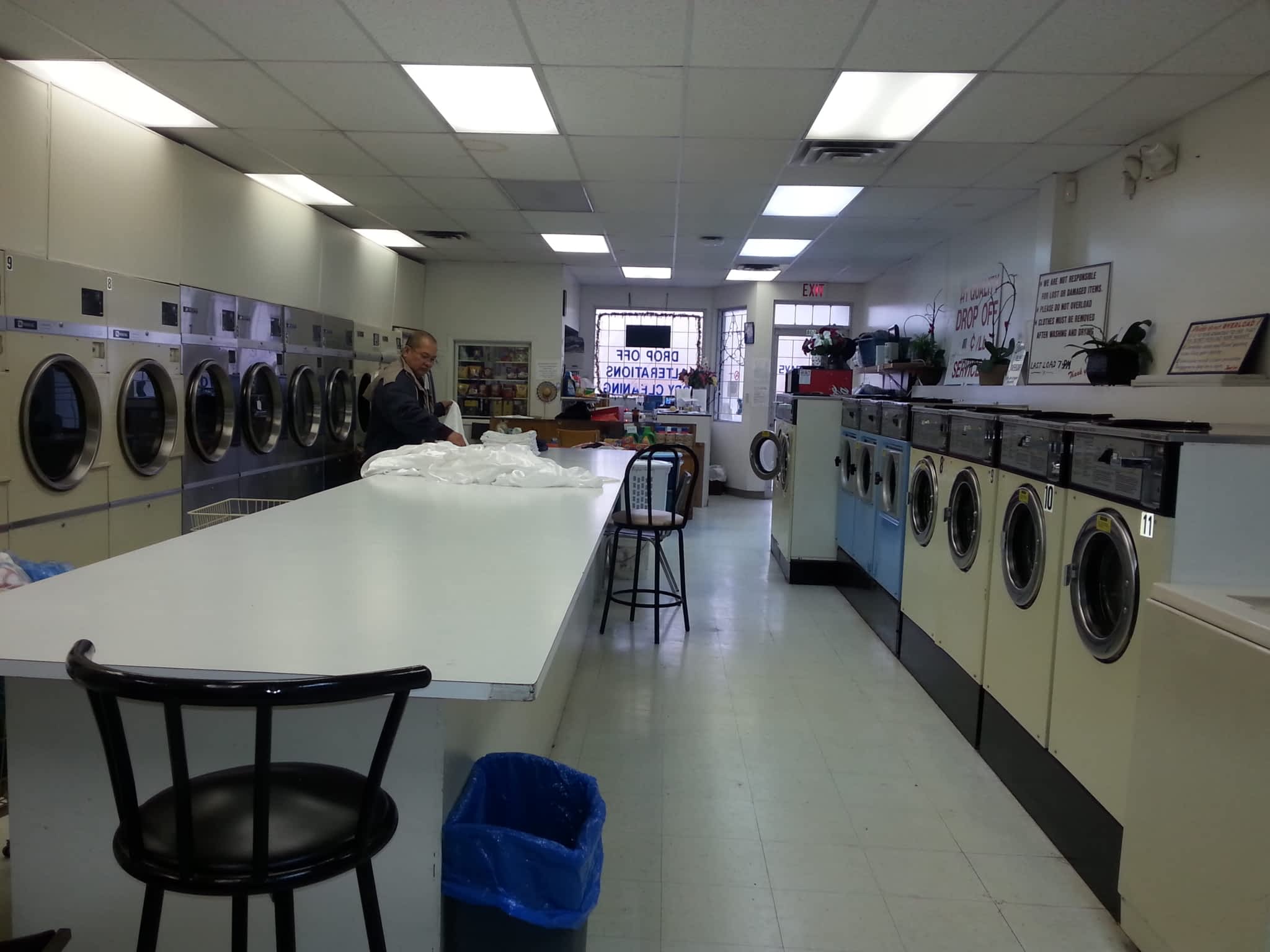 photo Payless Coin Laundry
