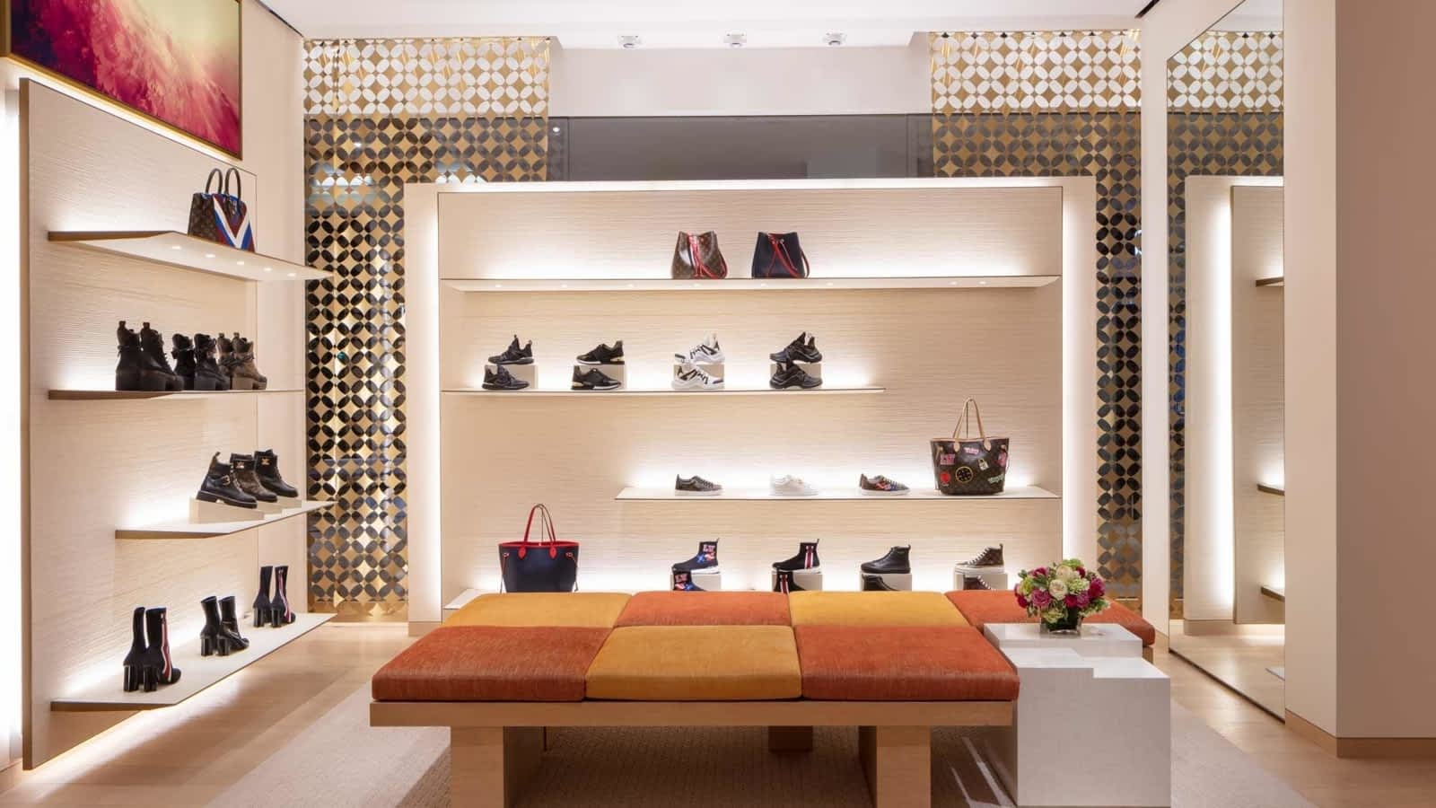 gucci chinook mall