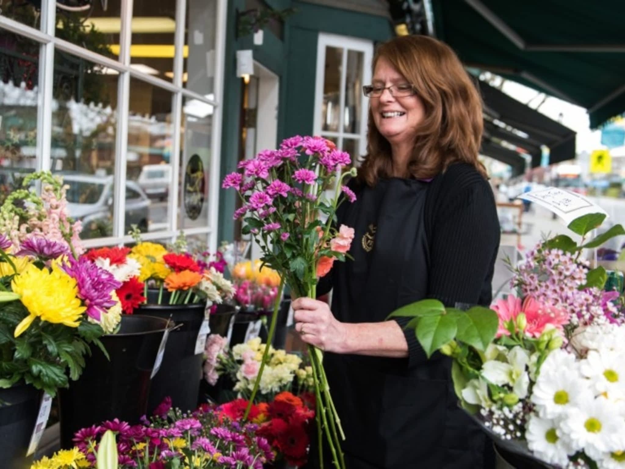 photo Oak Bay Flower Shop