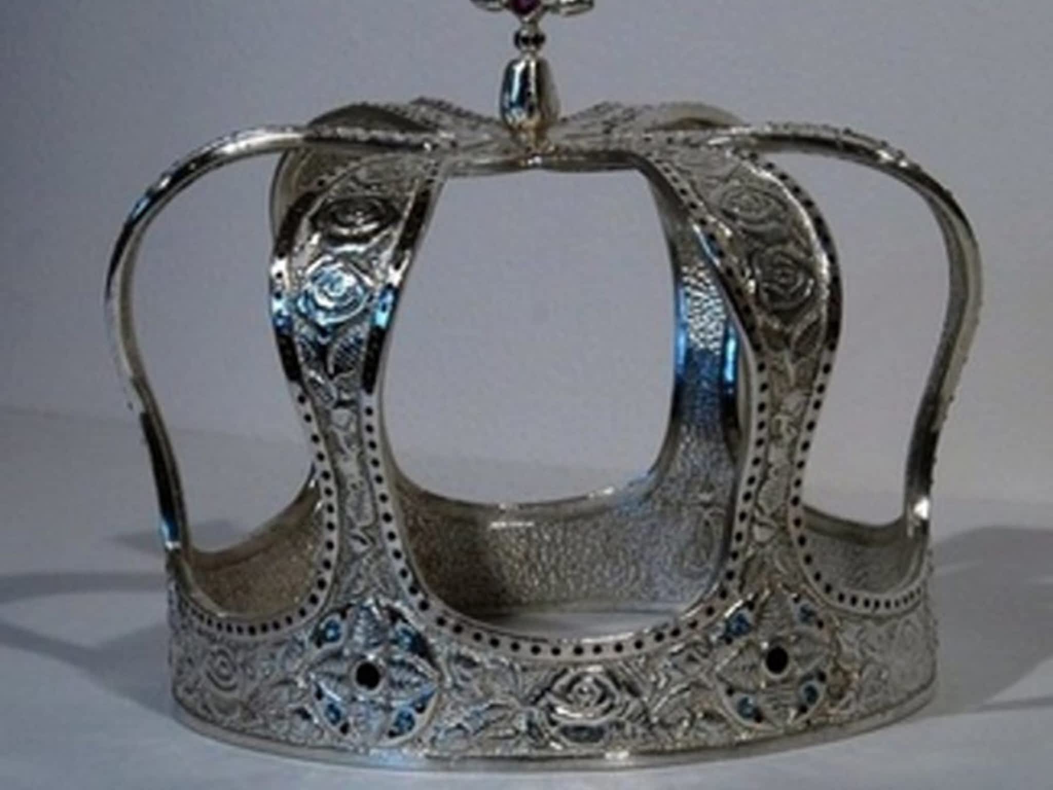 photo Cicmil Crowns Jewelry