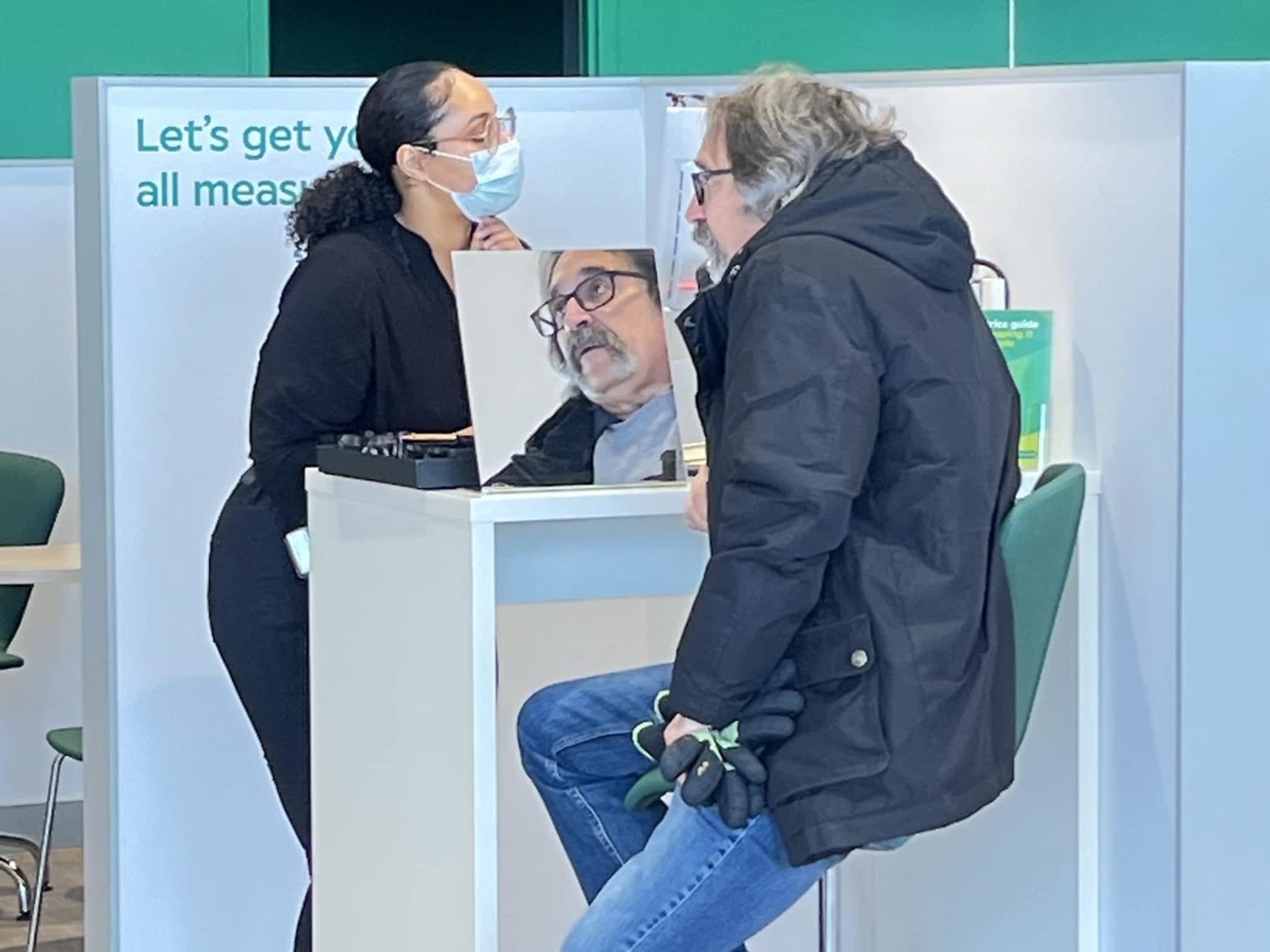 photo Specsavers Meadowvale Town Centre