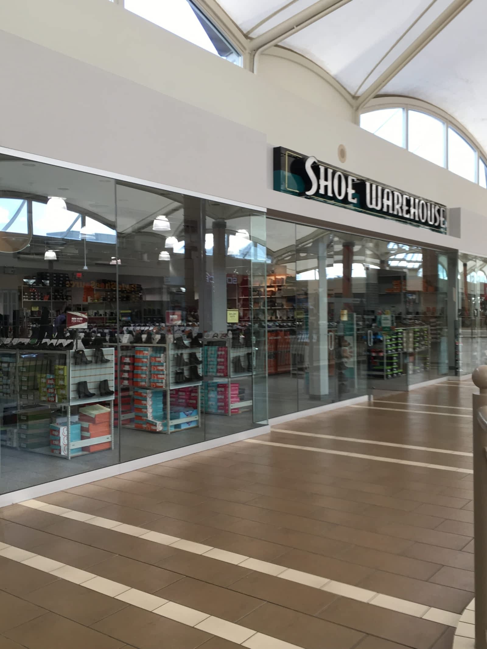 shoe warehouse brentwood
